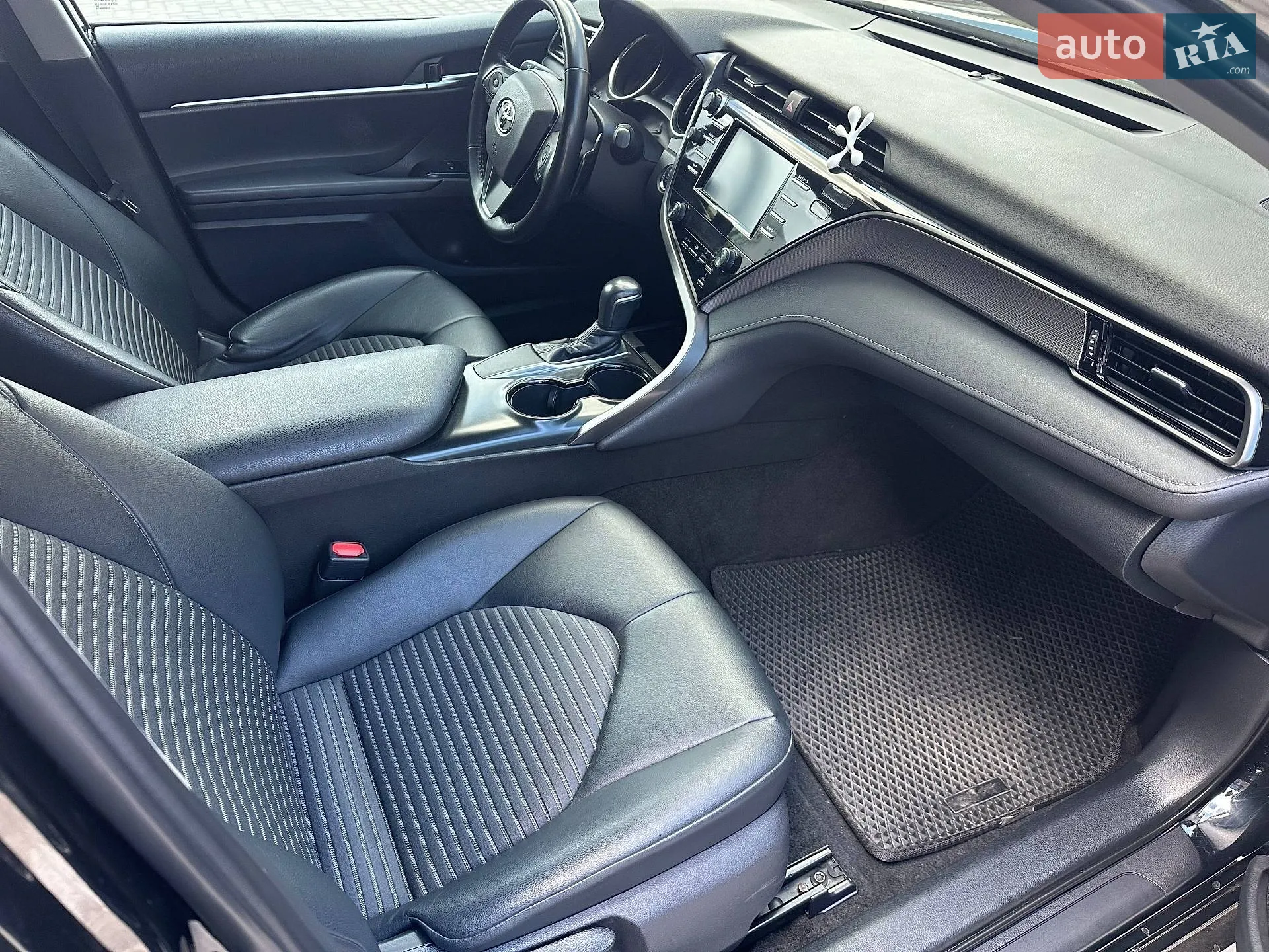 2019 Toyota Camry - мініатюра 12