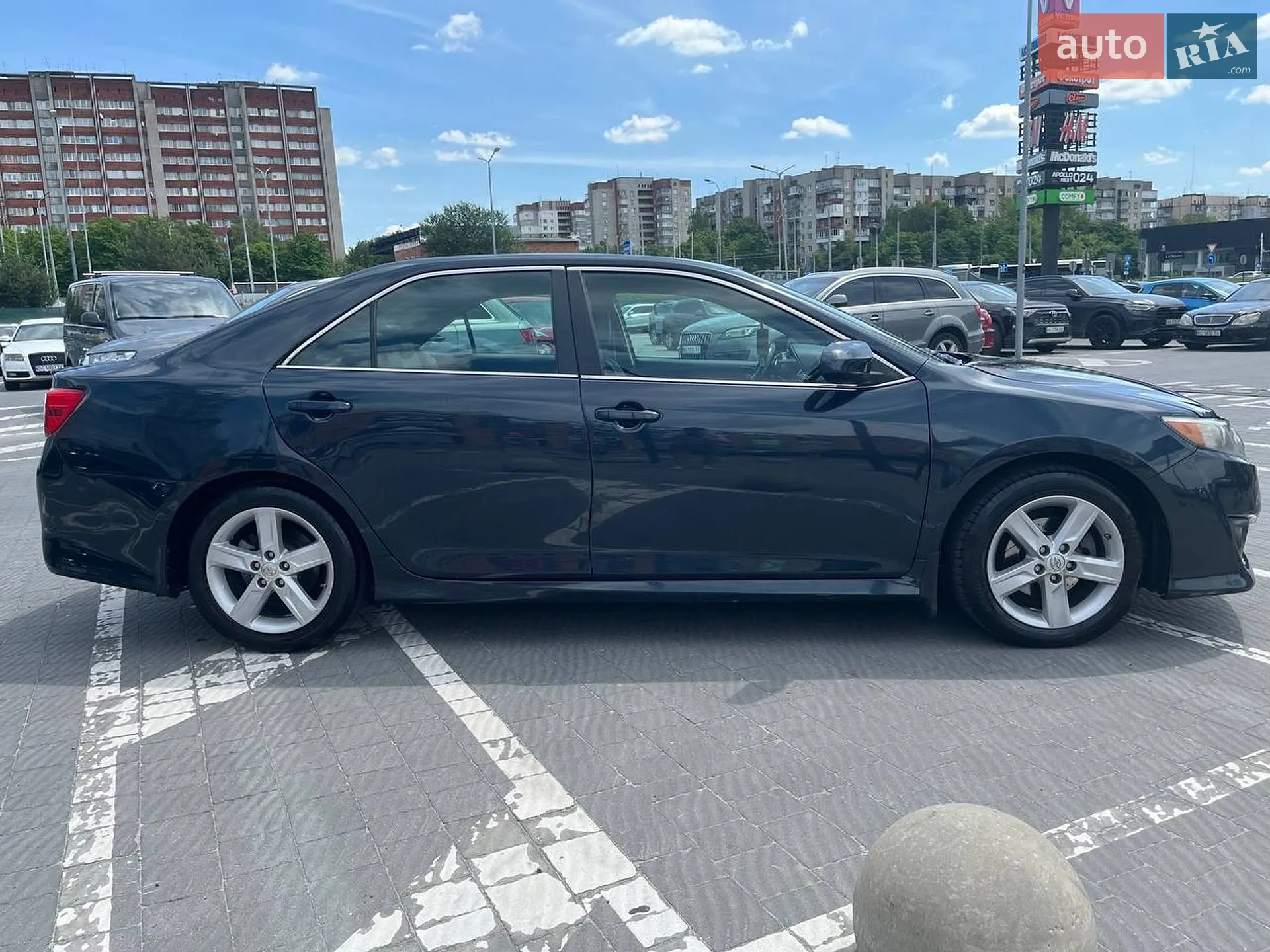 2014 Toyota Camry - мініатюра 16