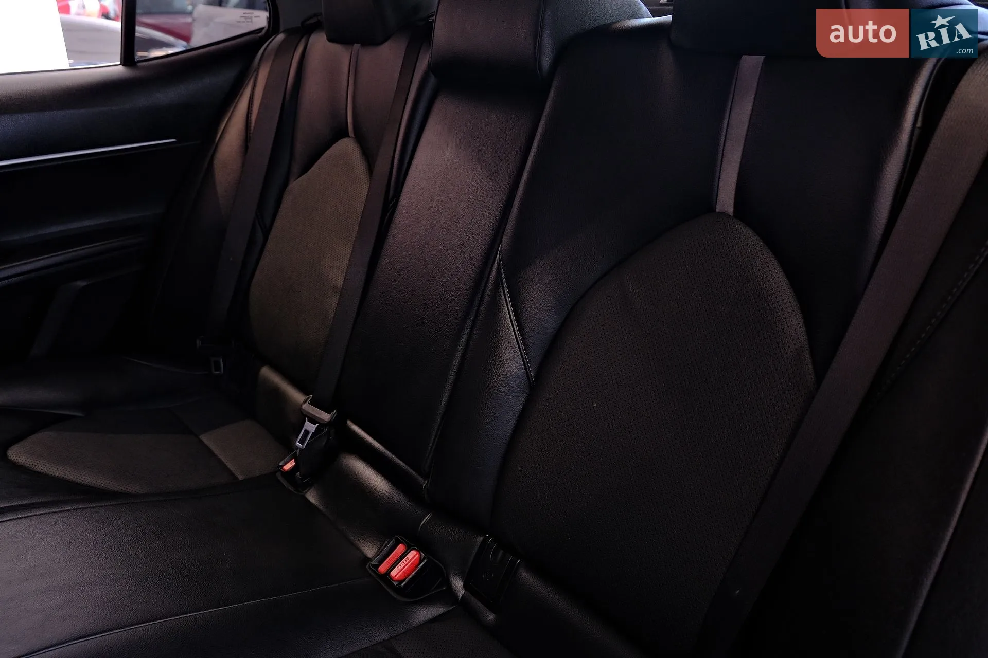 2018 Toyota Camry - мініатюра 31