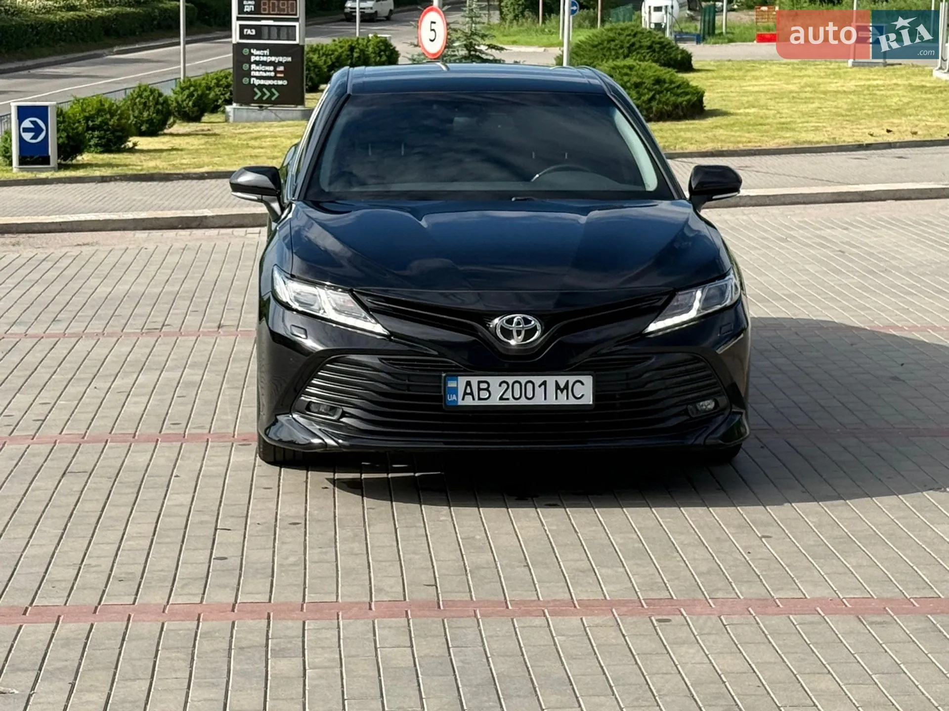 2018 Toyota Camry - мініатюра 3
