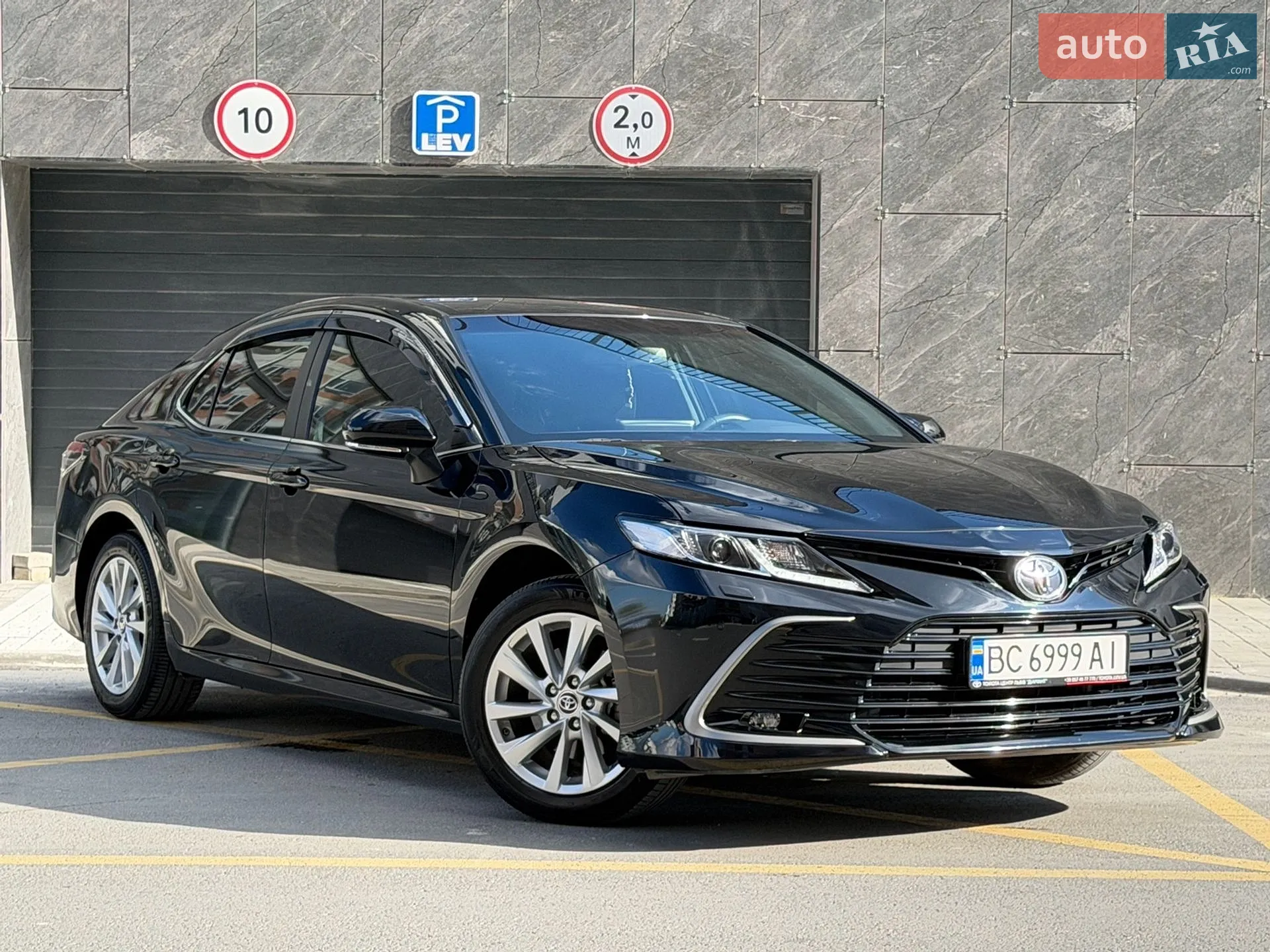 2023 Toyota Camry - фото 1