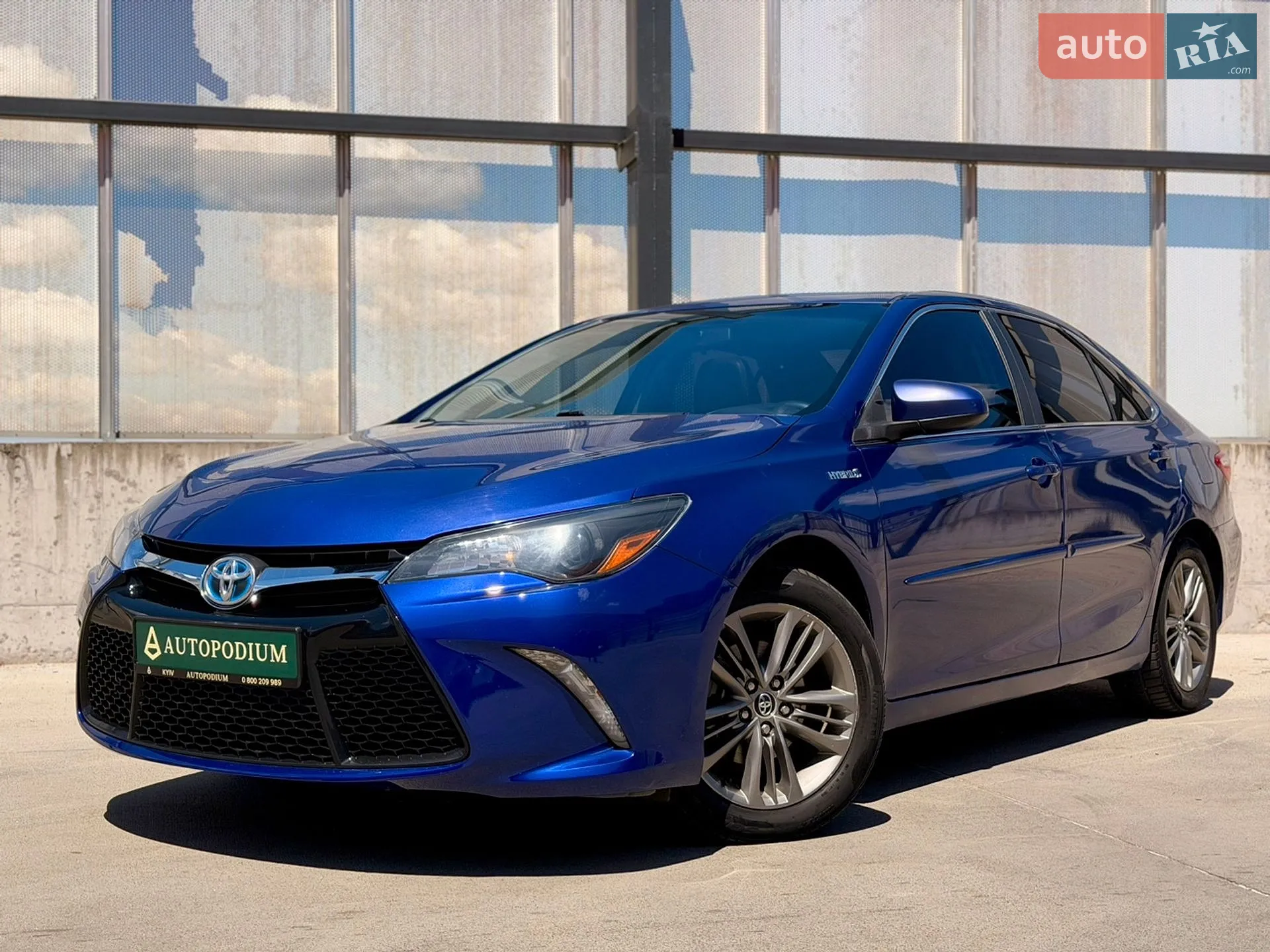 2015 Toyota Camry - фото 1