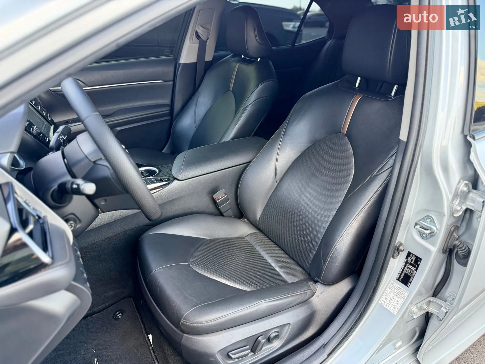 2020 Toyota Camry - мініатюра 16