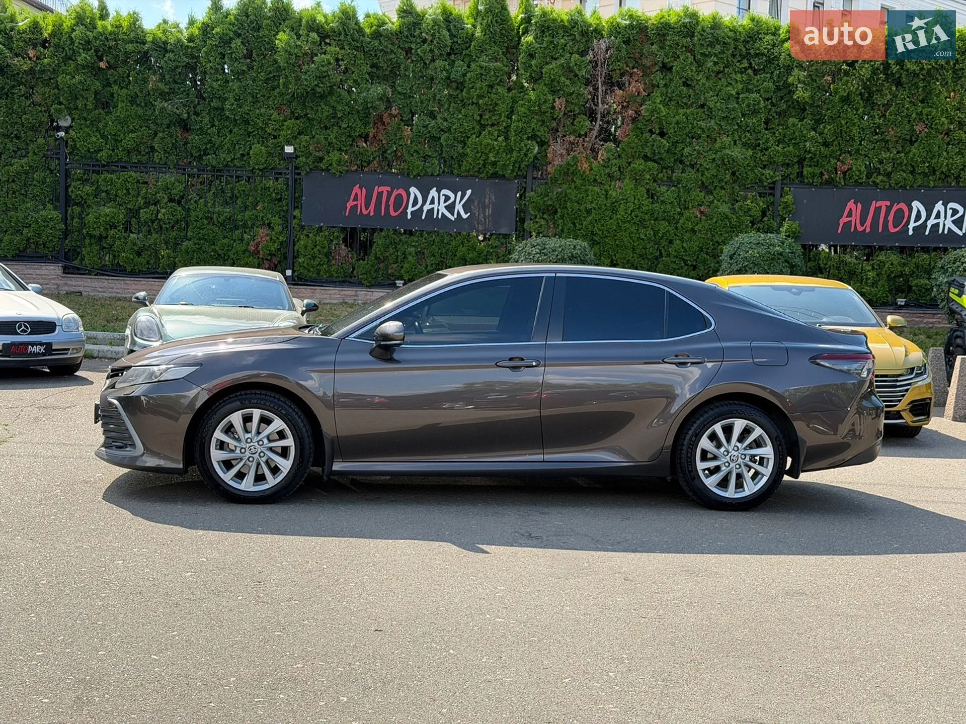 2021 Toyota Camry - мініатюра 3