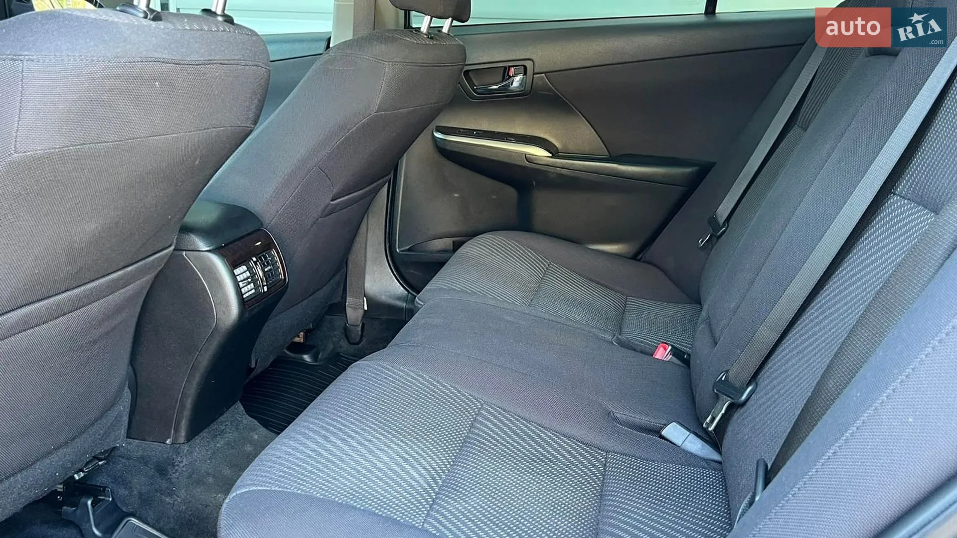 2016 Toyota Camry - мініатюра 18
