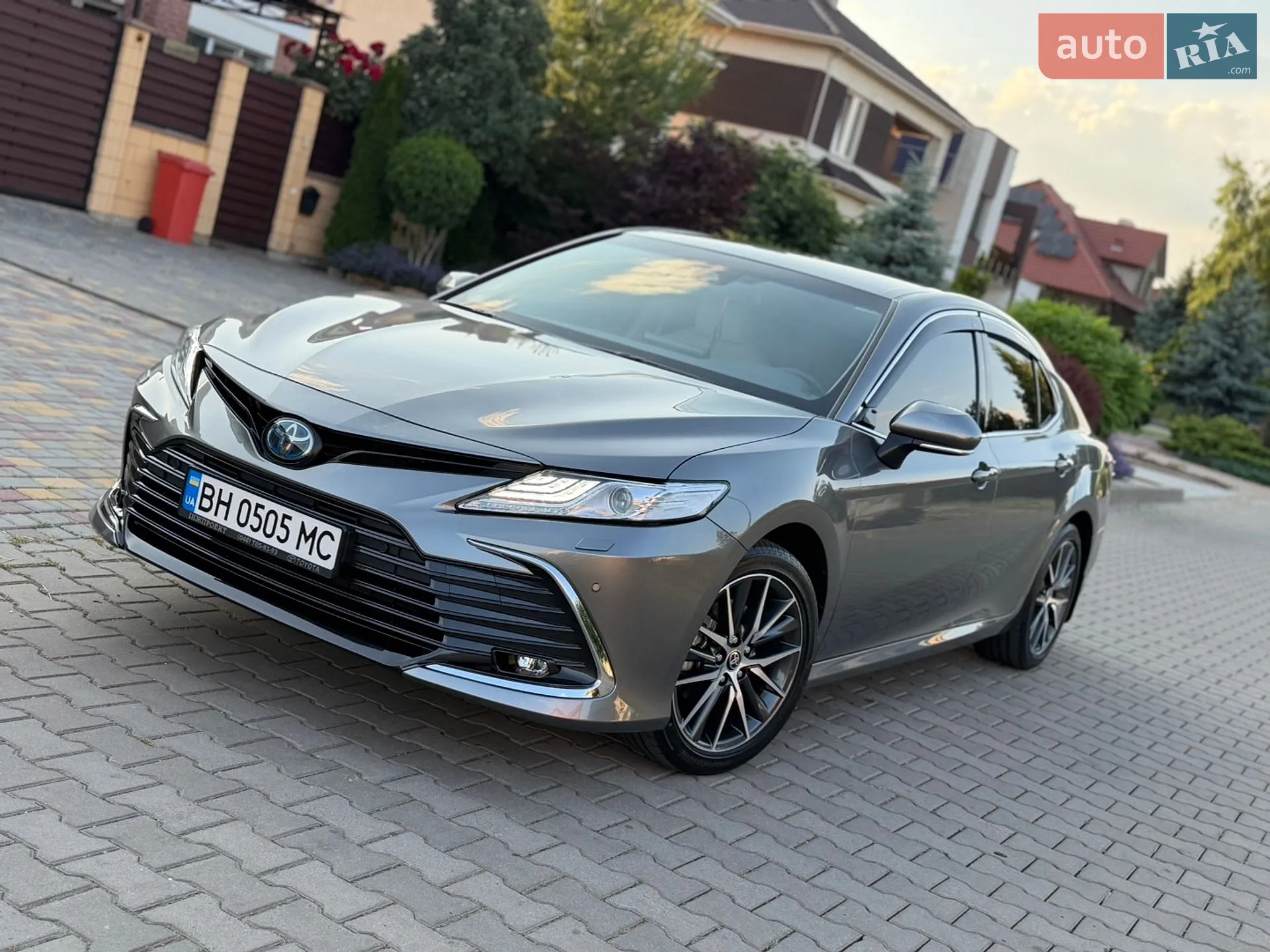 2022 Toyota Camry - мініатюра 2