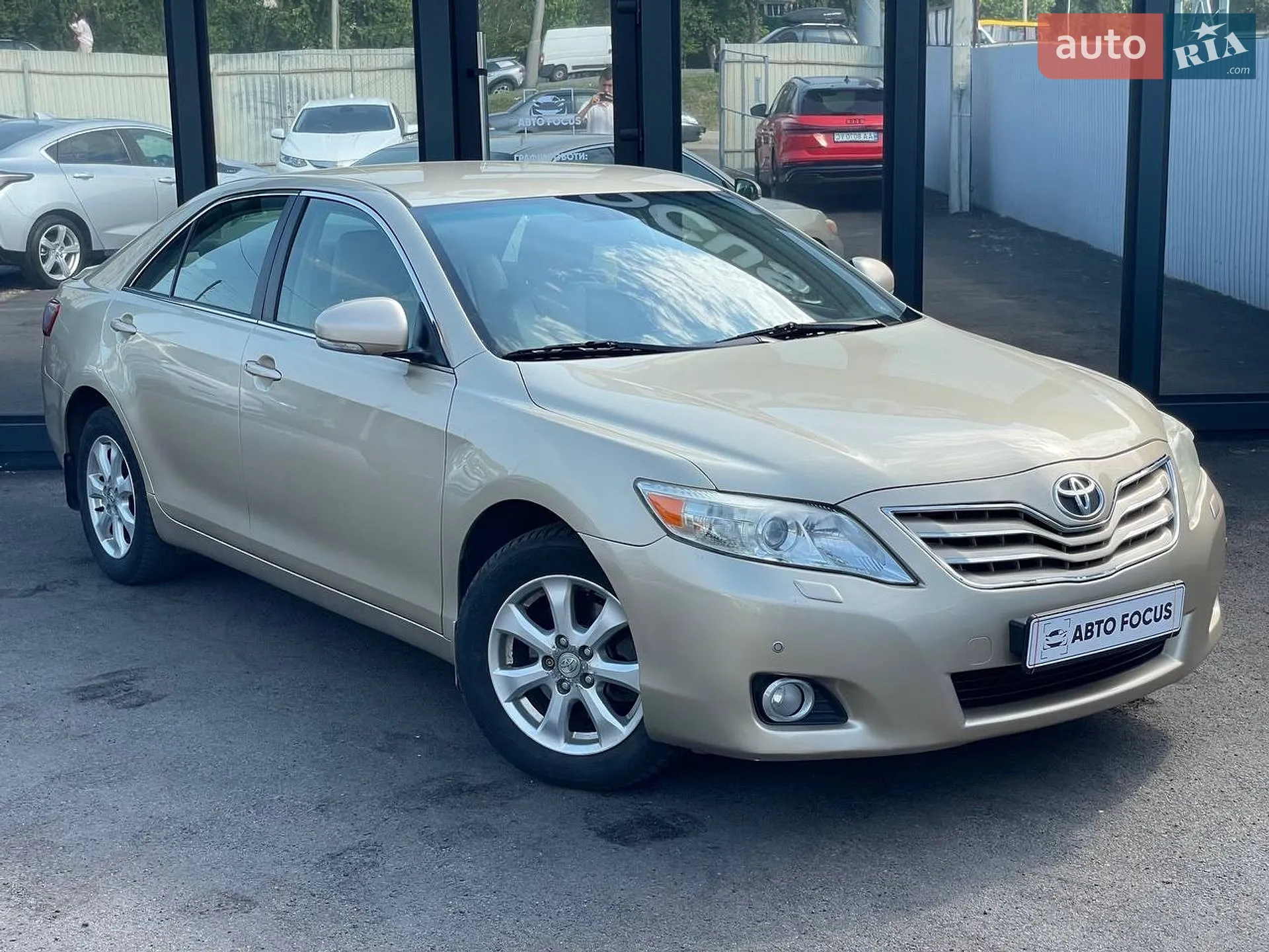 2010 Toyota Camry - мініатюра 2