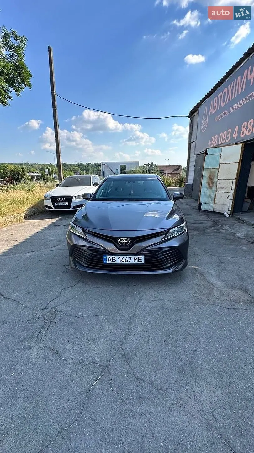 2020 Toyota Camry - фото 1