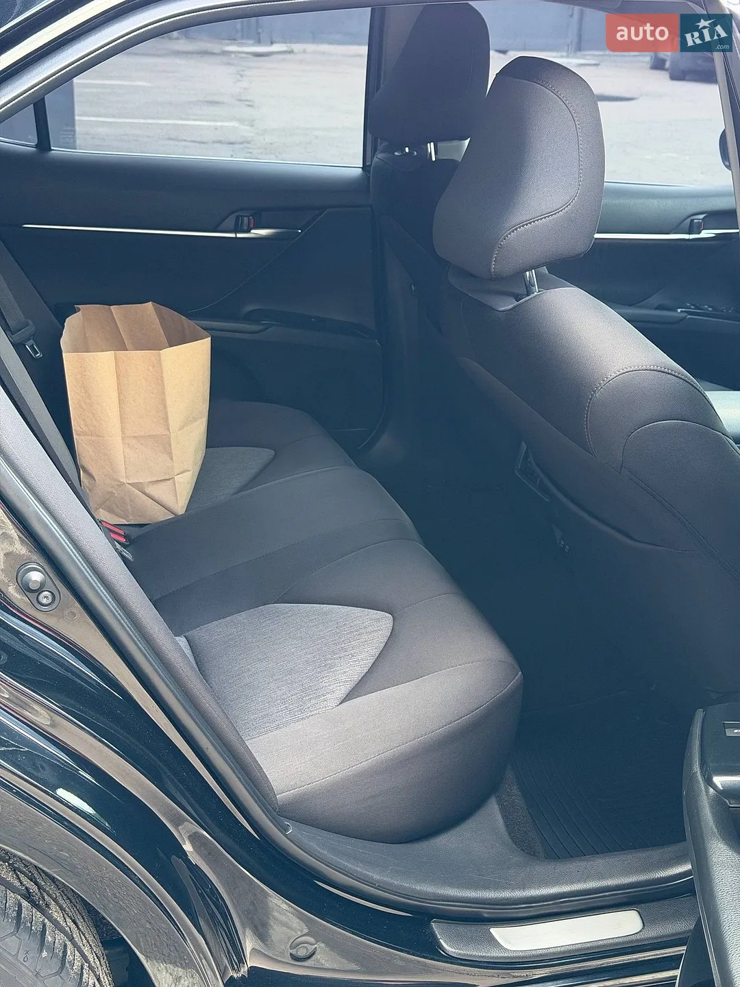 2018 Toyota Camry - мініатюра 12