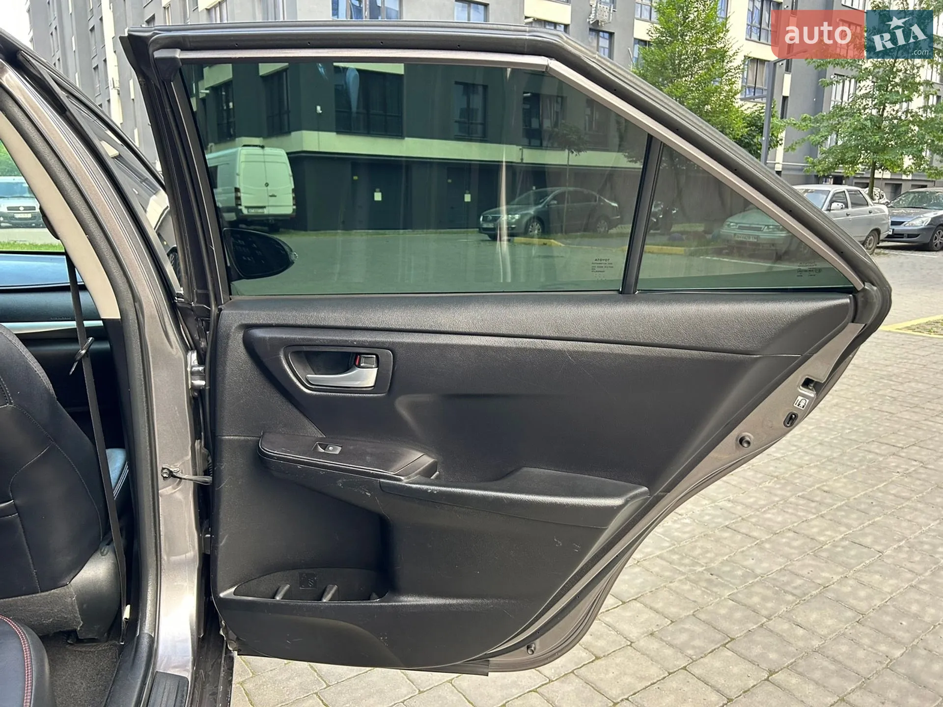 2016 Toyota Camry - мініатюра 25