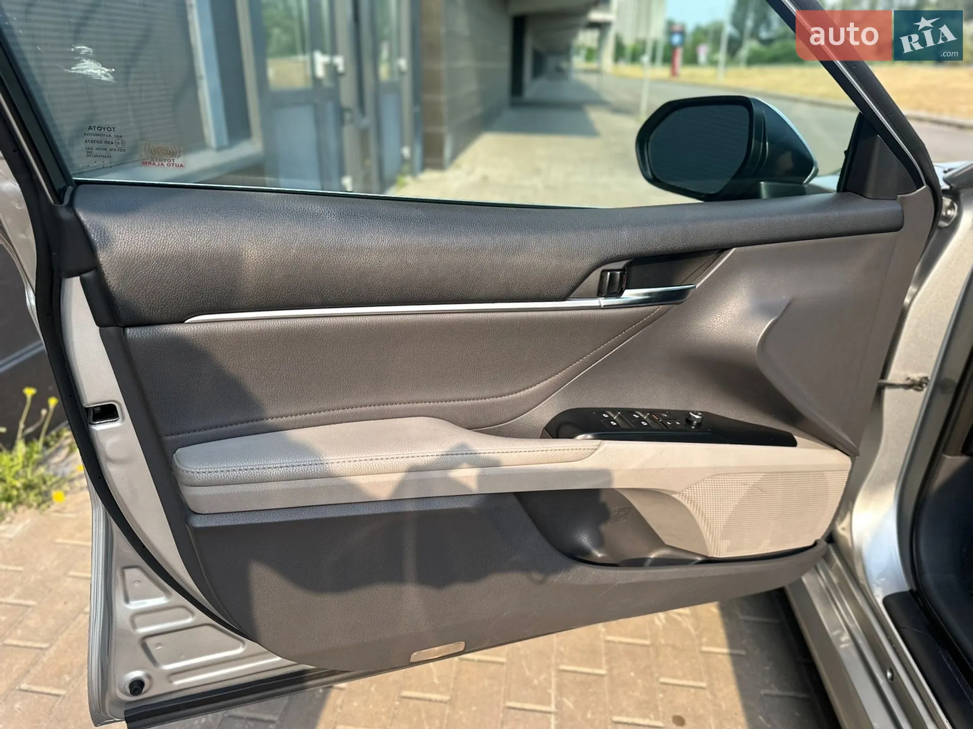 2017 Toyota Camry - мініатюра 8