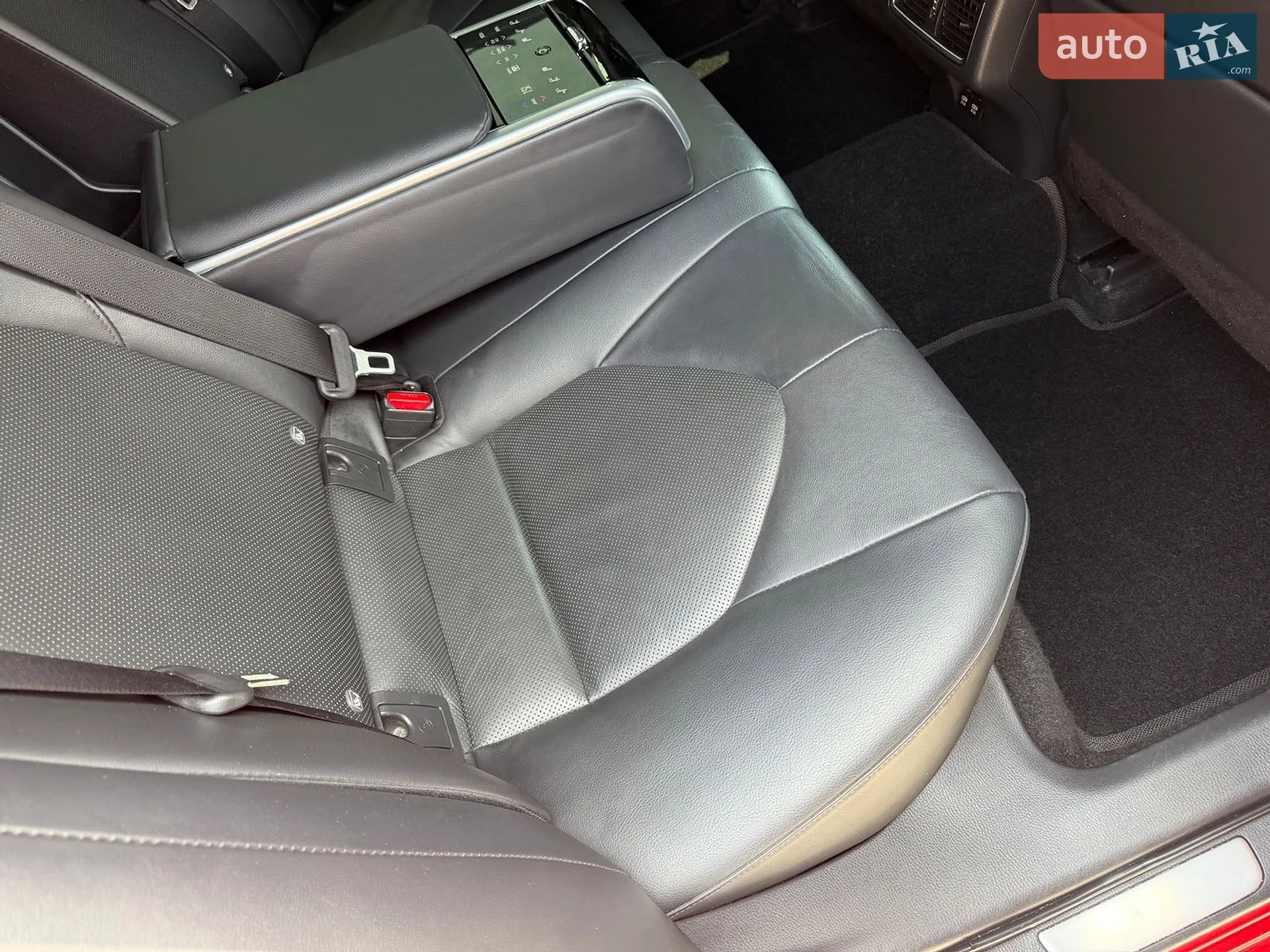 2018 Toyota Camry - мініатюра 21