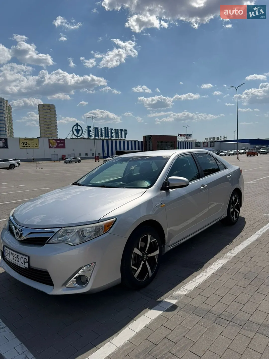 2014 Toyota Camry - мініатюра 3