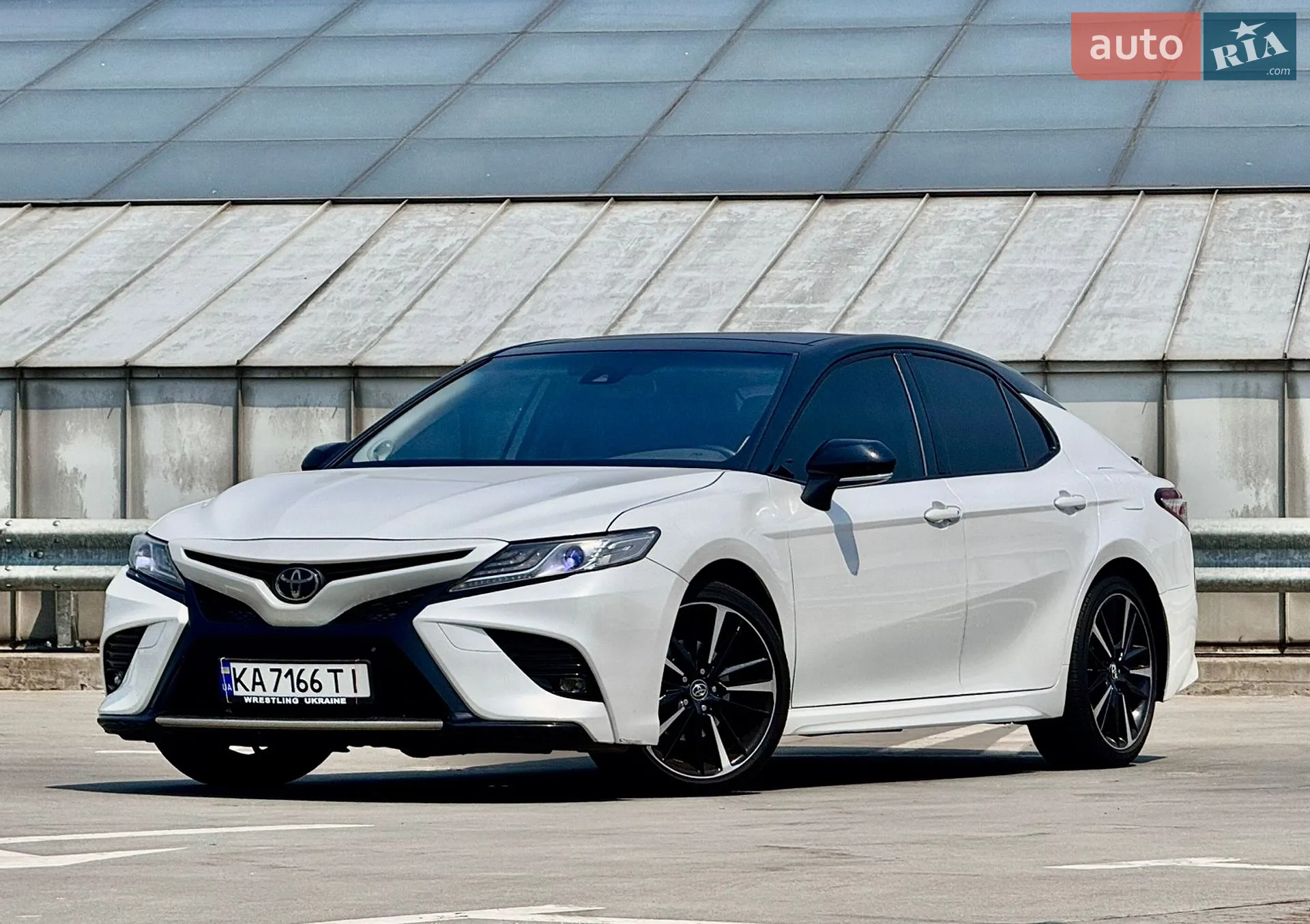 2019 Toyota Camry - мініатюра 2