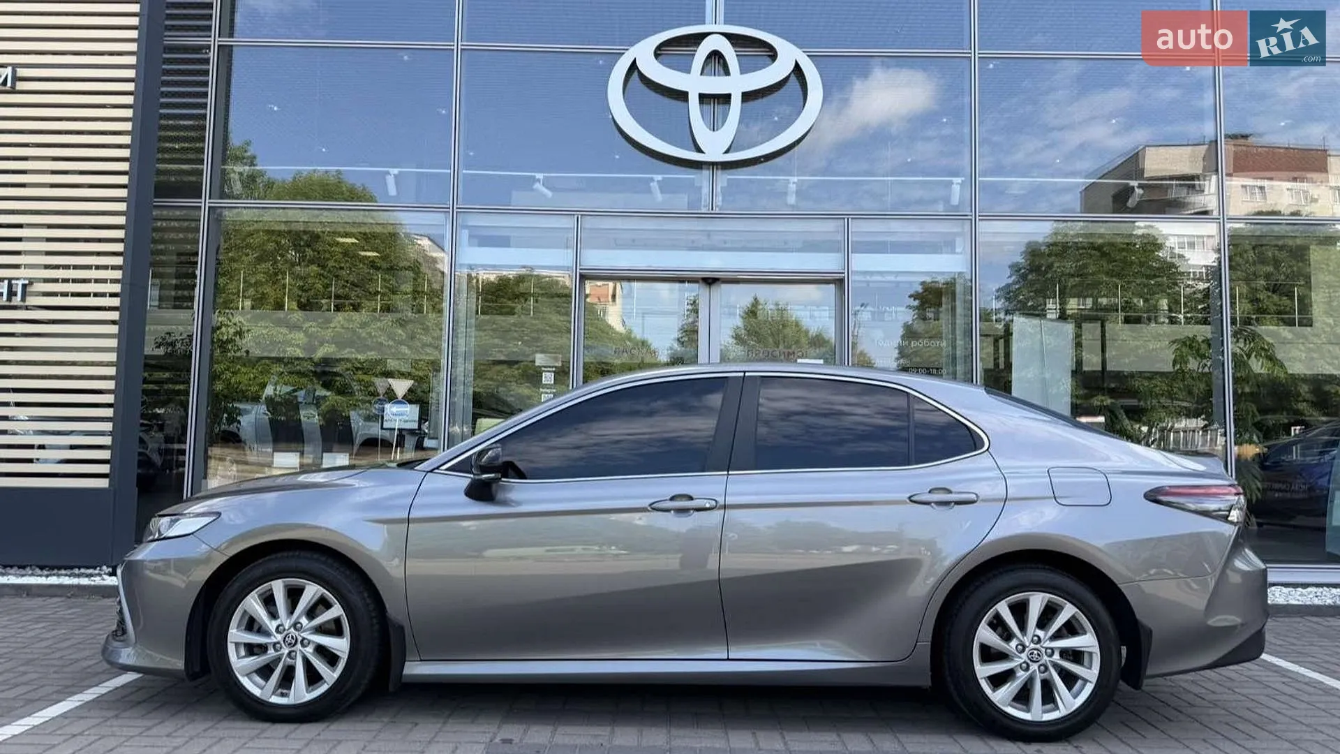 2021 Toyota Camry - мініатюра 3