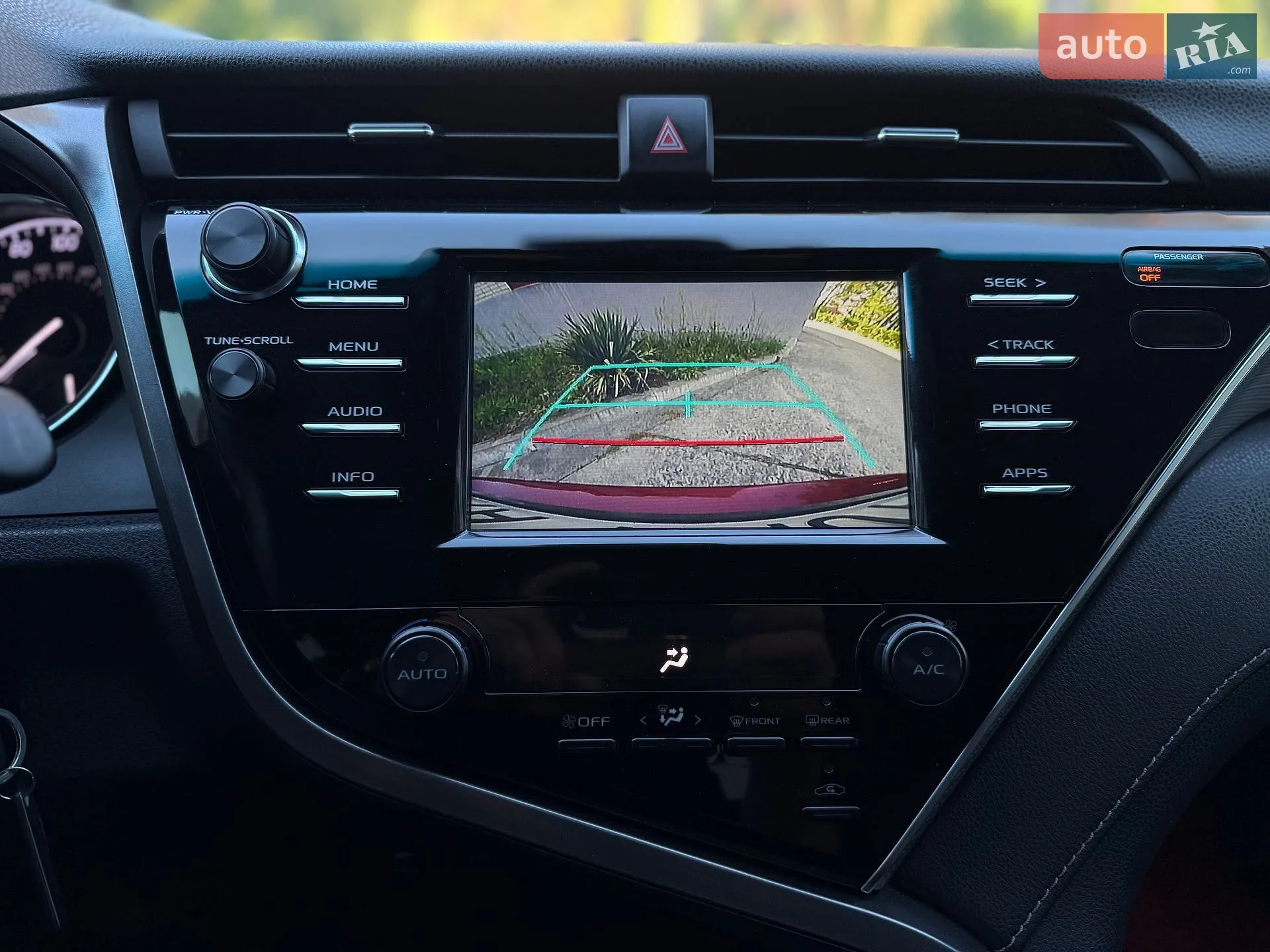 2017 Toyota Camry - мініатюра 30