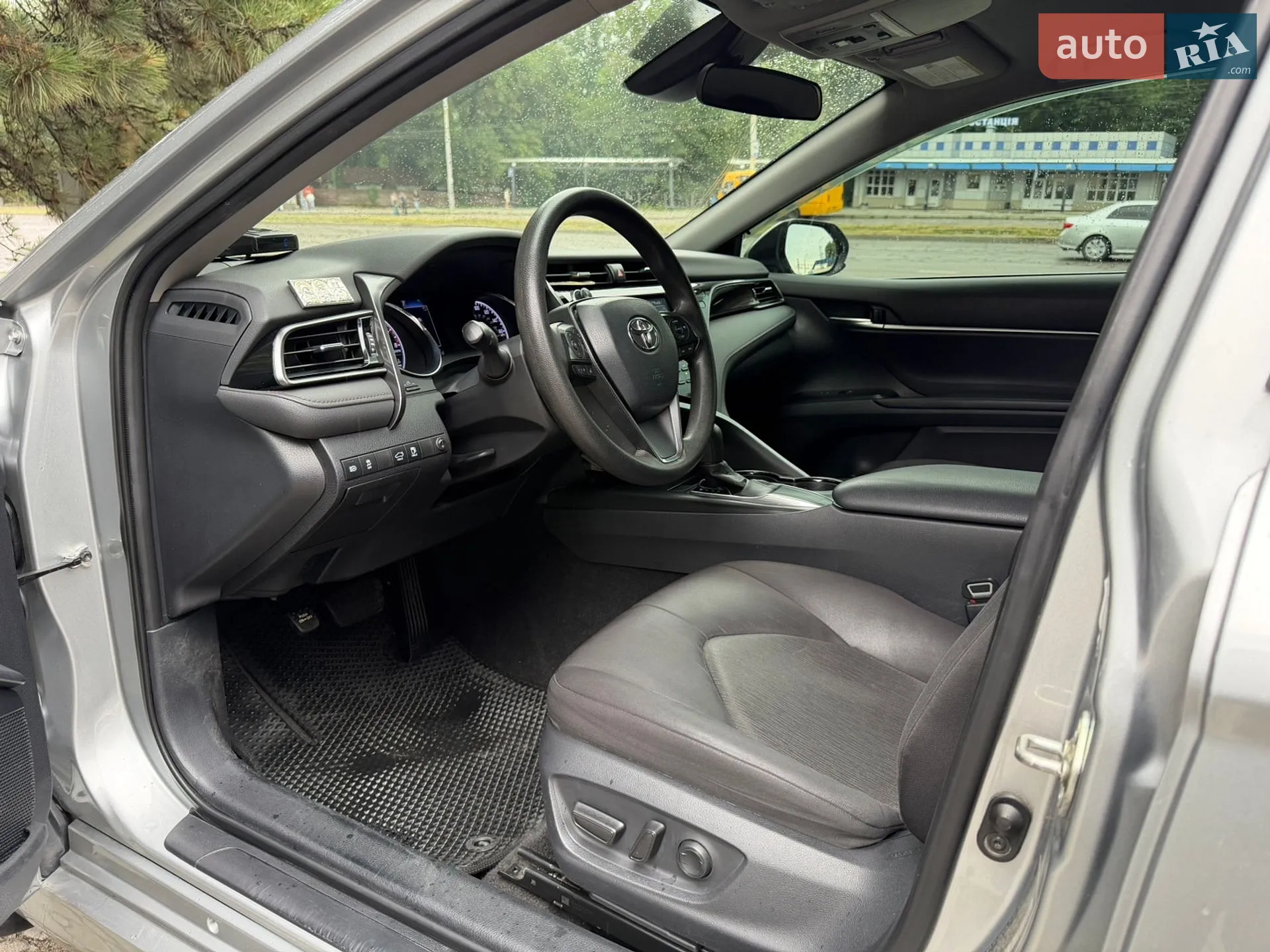 2019 Toyota Camry - мініатюра 19