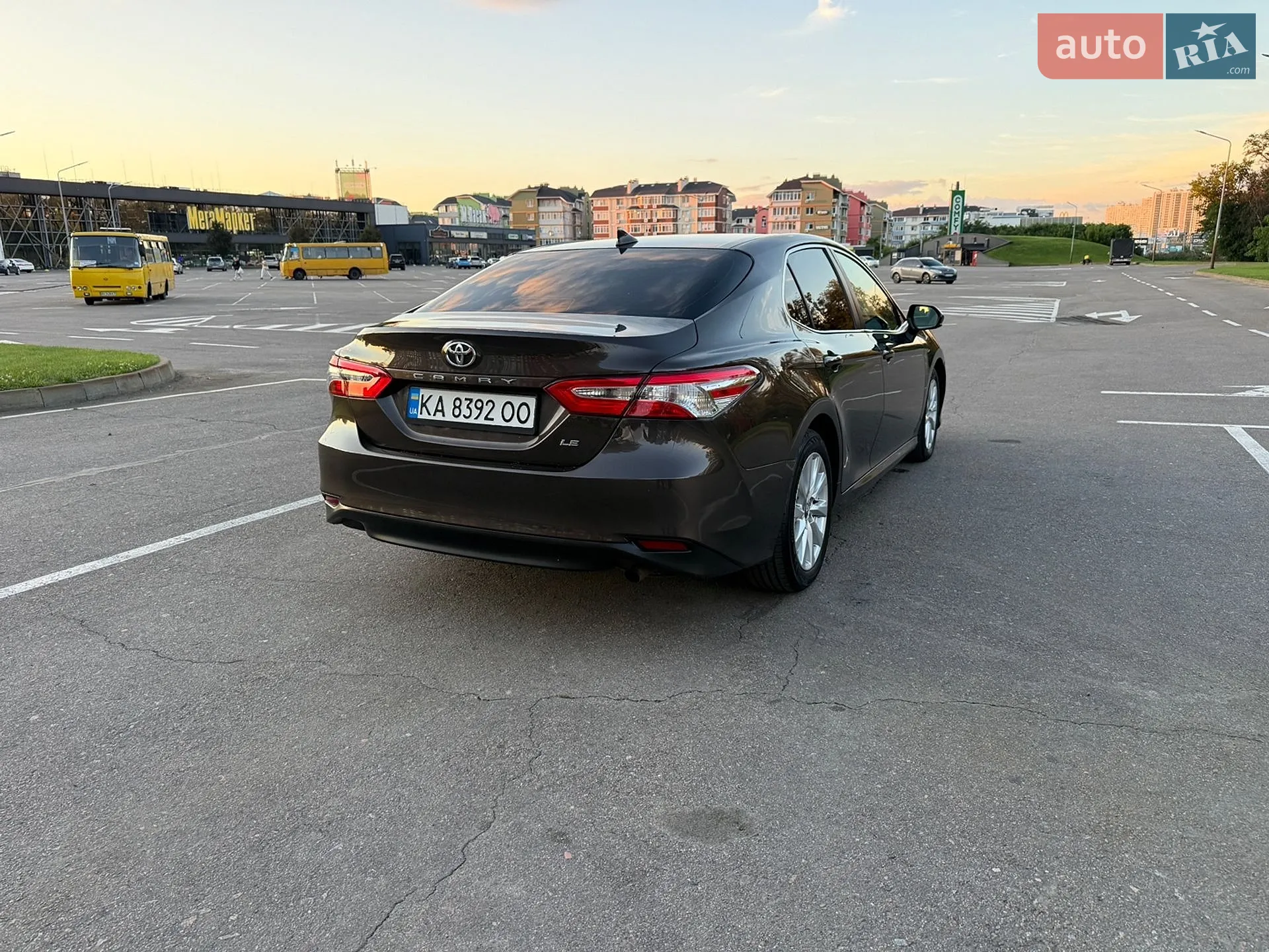 2018 Toyota Camry - мініатюра 16