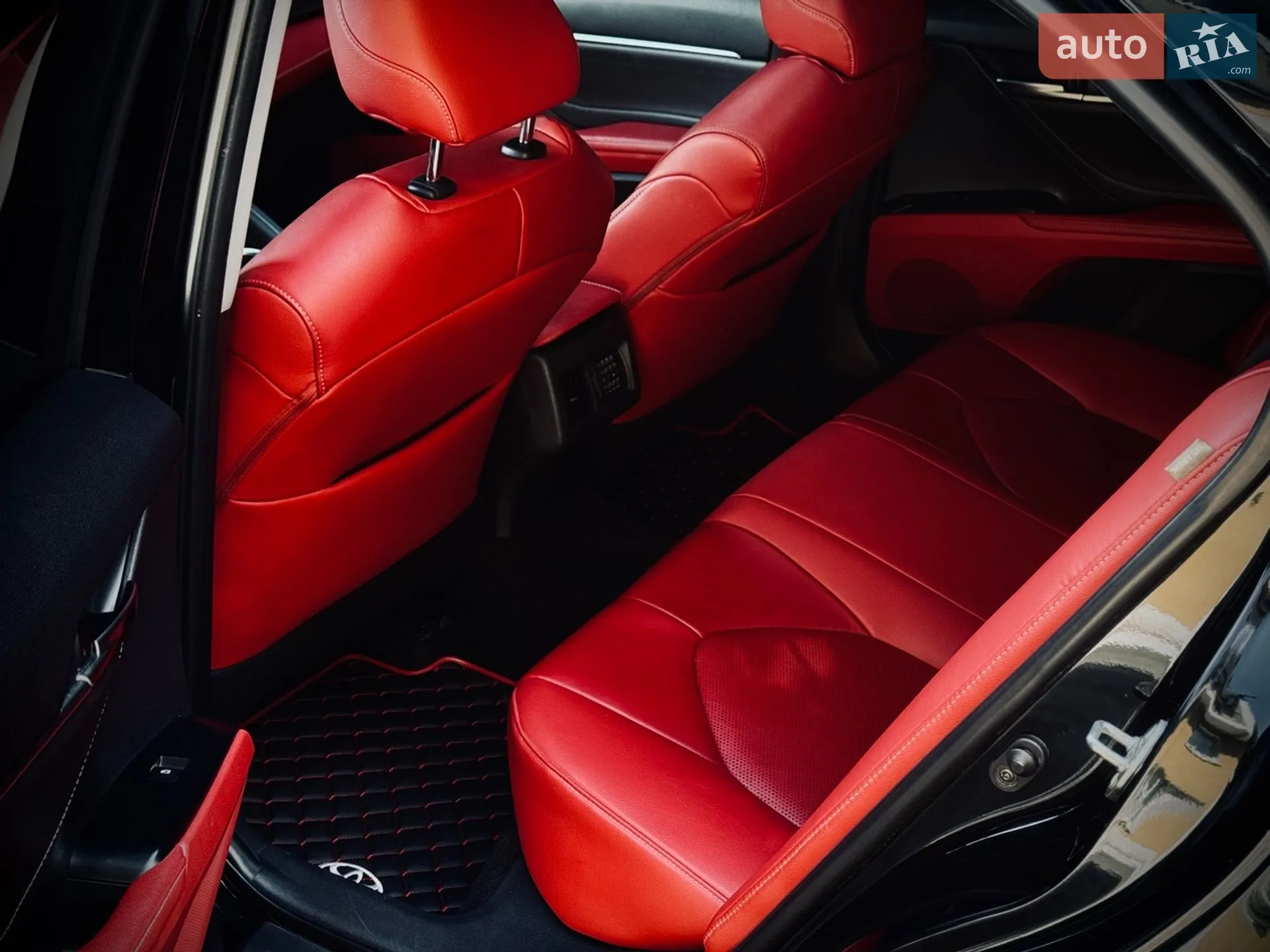 2018 Toyota Camry - мініатюра 9