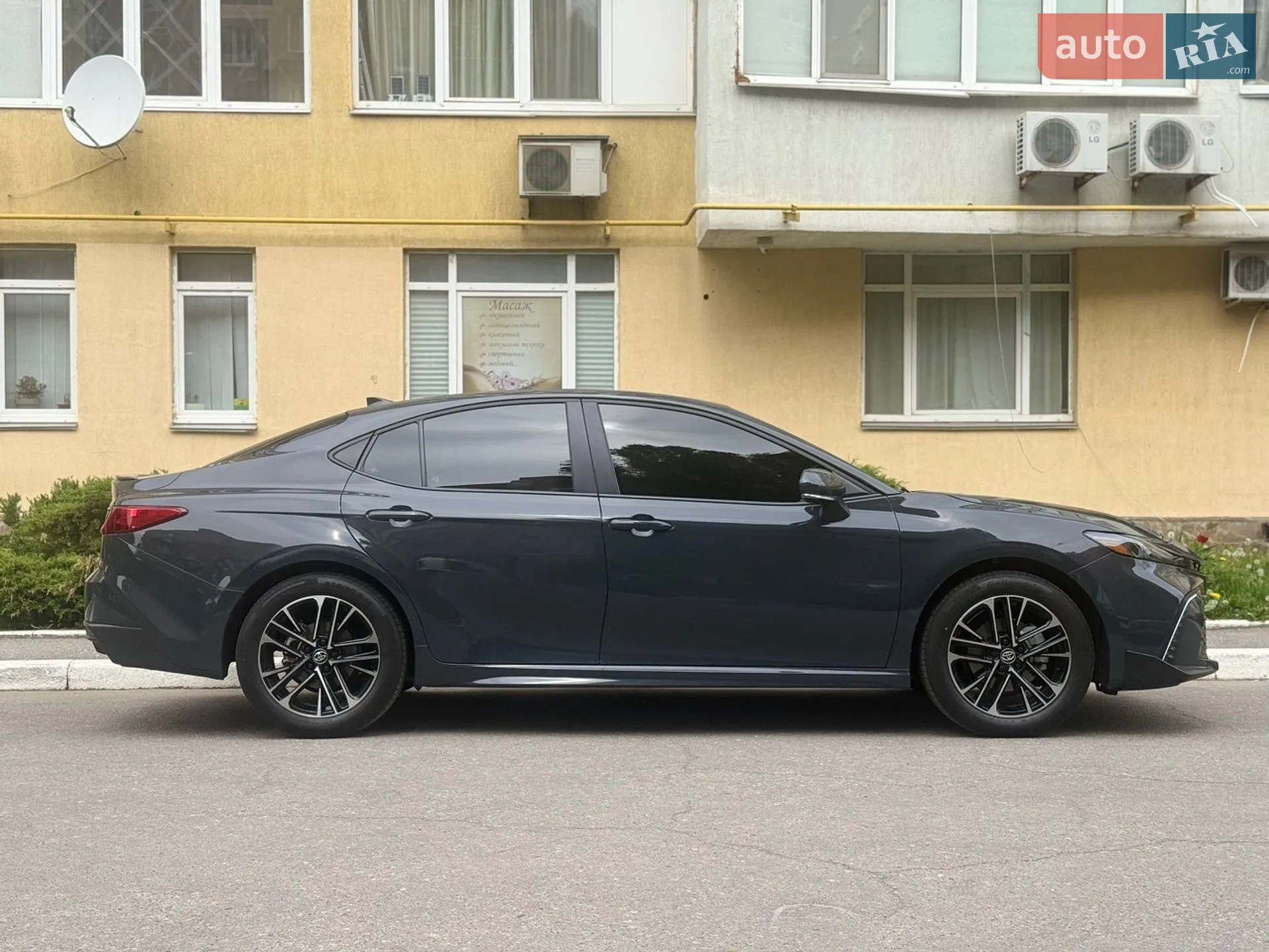 2025 Toyota Camry - мініатюра 12