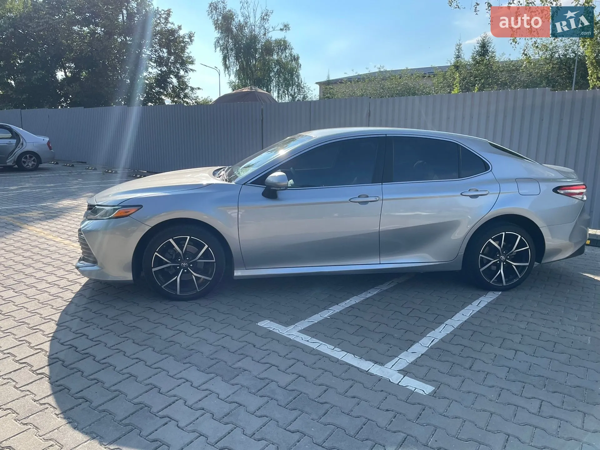 2018 Toyota Camry - мініатюра 3