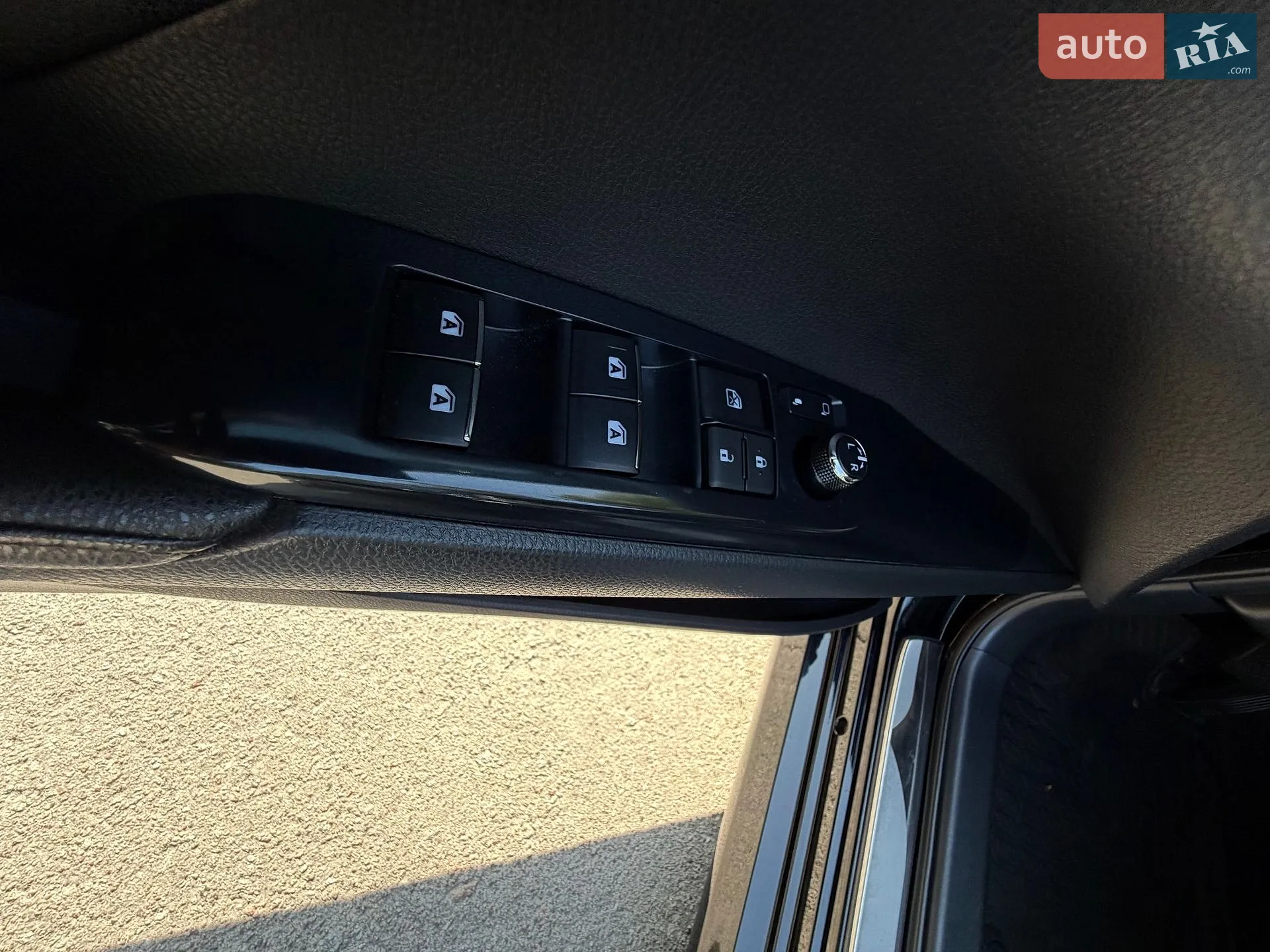 2019 Toyota Camry - мініатюра 32