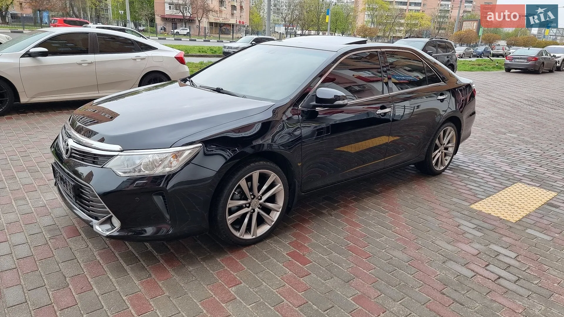 2015 Toyota Camry - фото 1