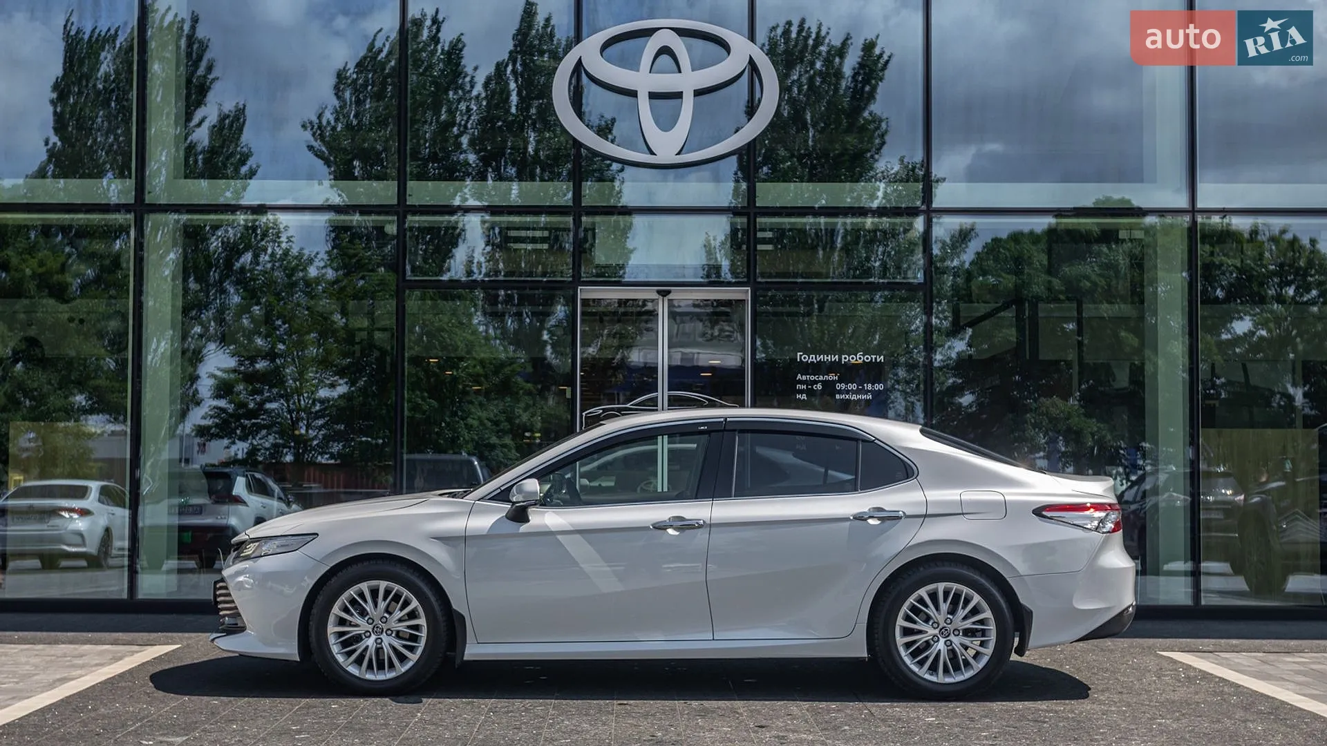2019 Toyota Camry - мініатюра 3