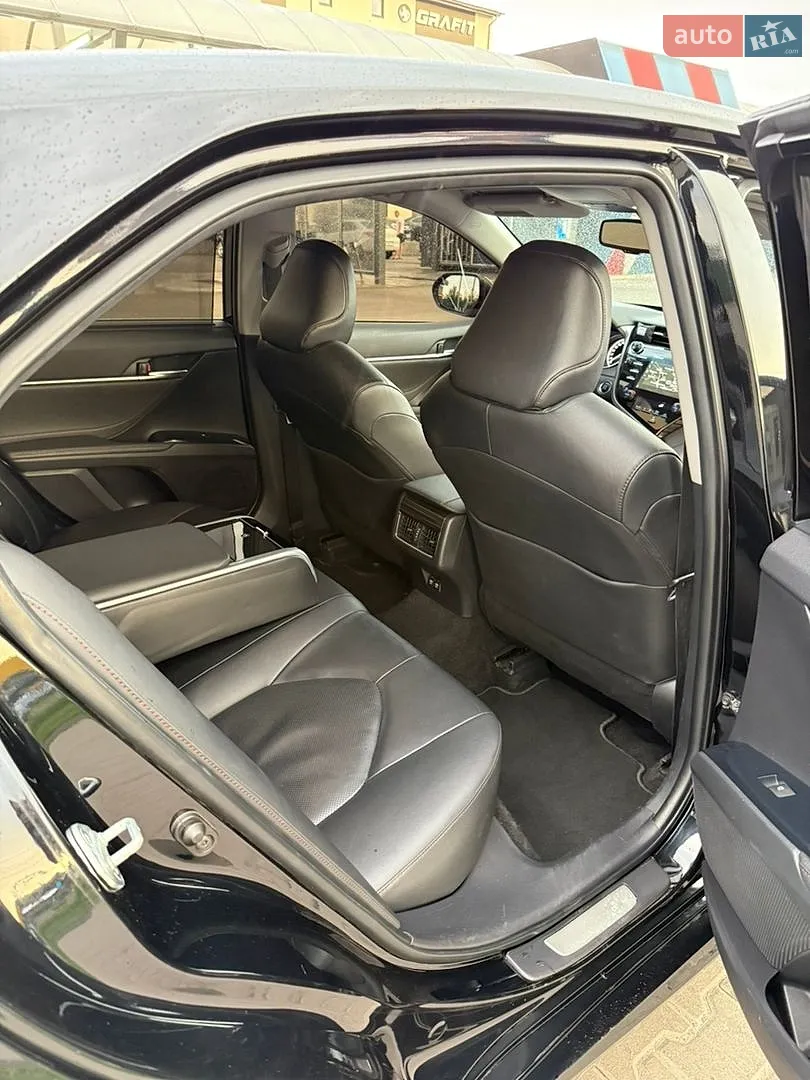 2017 Toyota Camry - мініатюра 18
