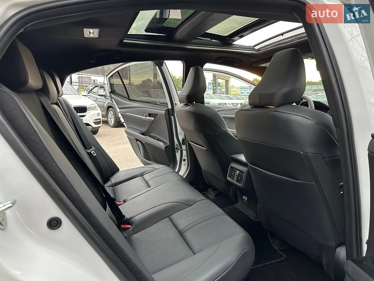 2025 Toyota Camry - мініатюра 18