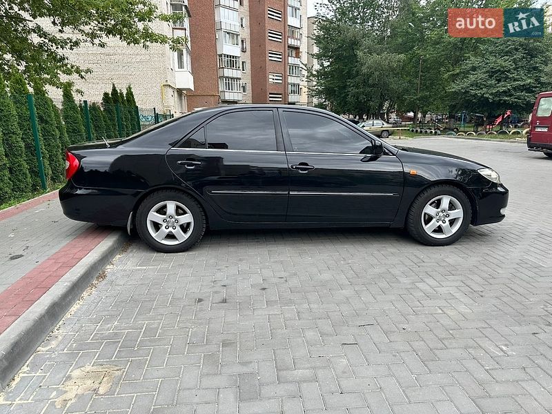 Седан Toyota Camry 2004 в Луцке