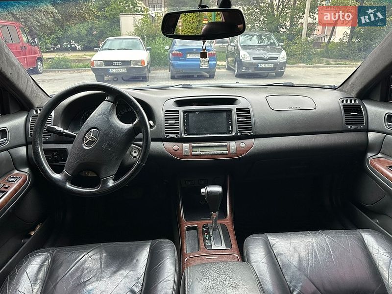 Седан Toyota Camry 2004 в Луцке