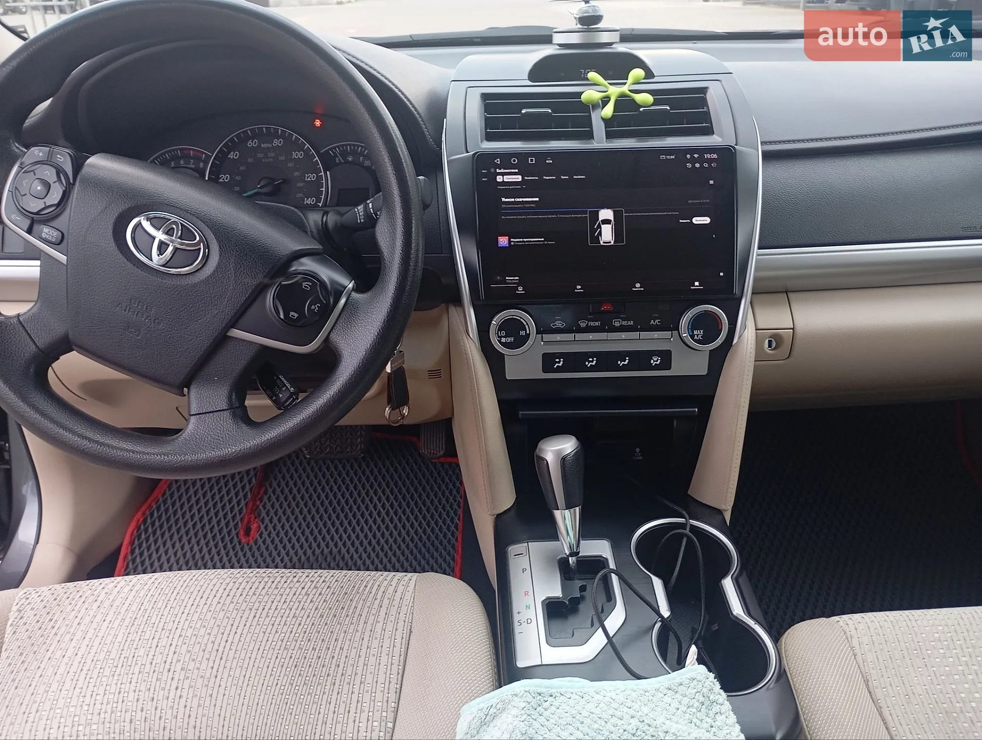 2014 Toyota Camry - мініатюра 3