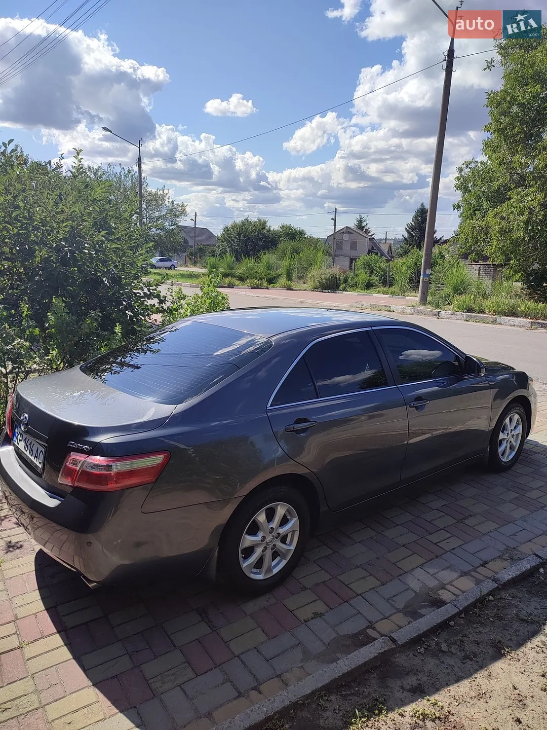2010 Toyota Camry - фото 1