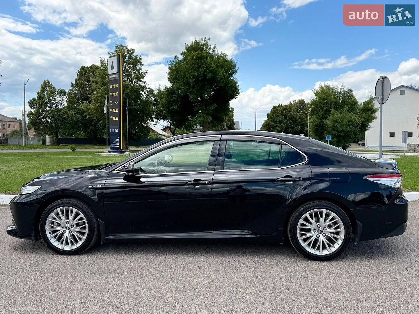 2020 Toyota Camry - мініатюра 2