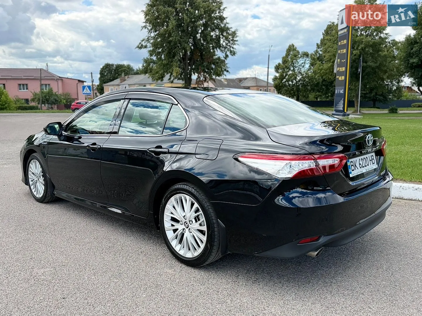 2020 Toyota Camry - мініатюра 3
