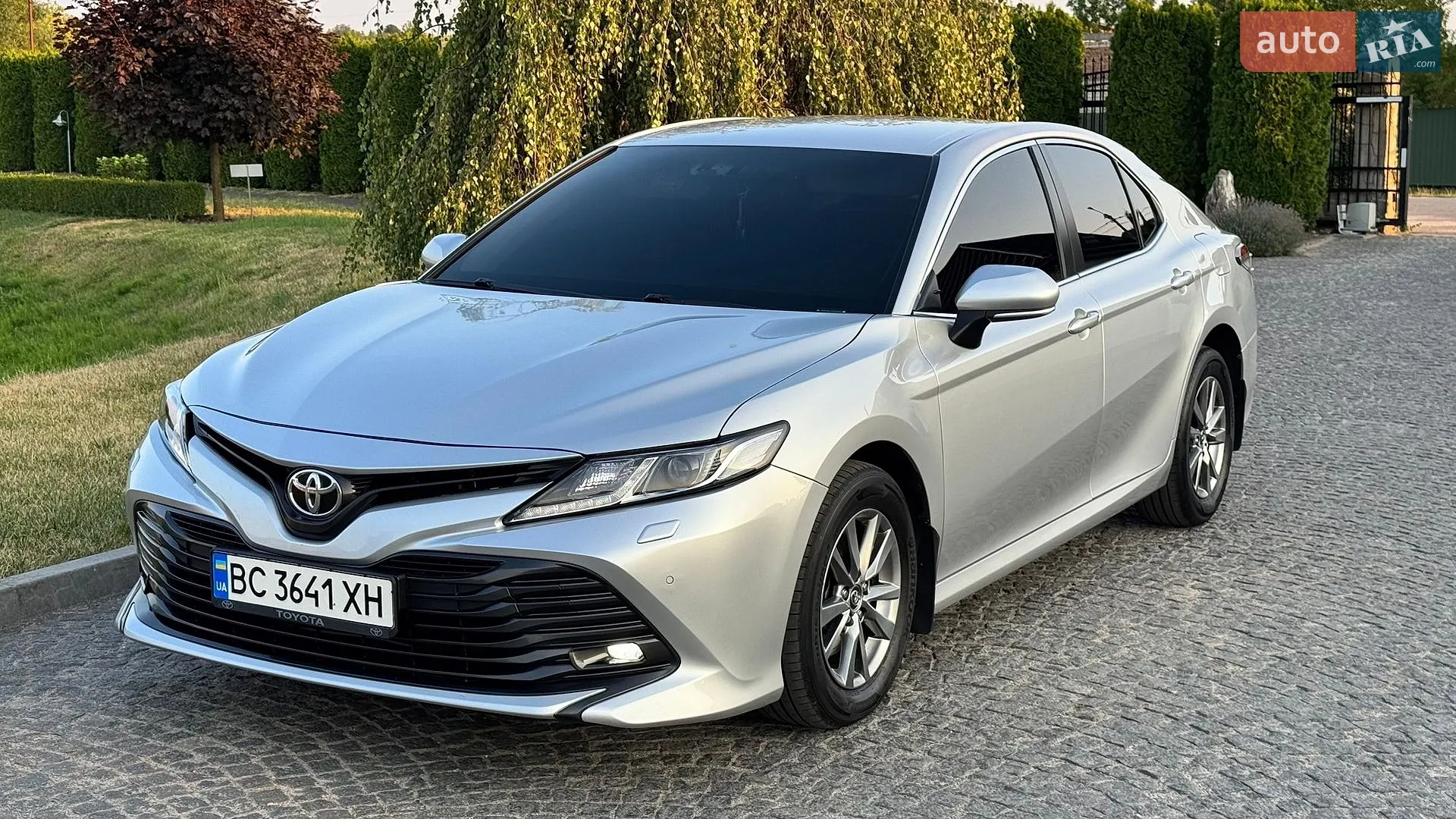 2018 Toyota Camry - фото 1