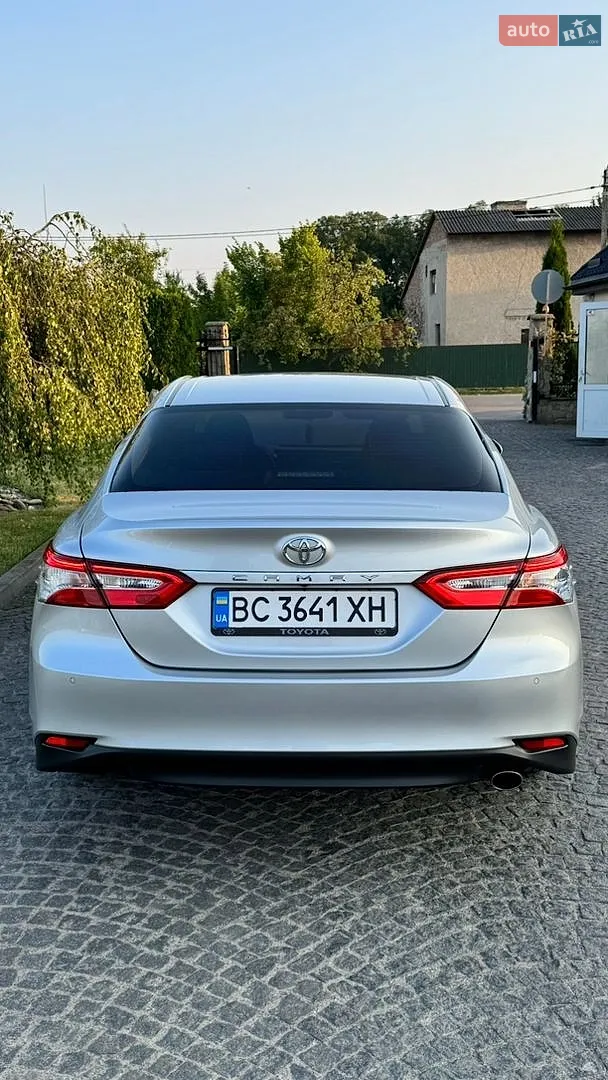 2018 Toyota Camry - мініатюра 8