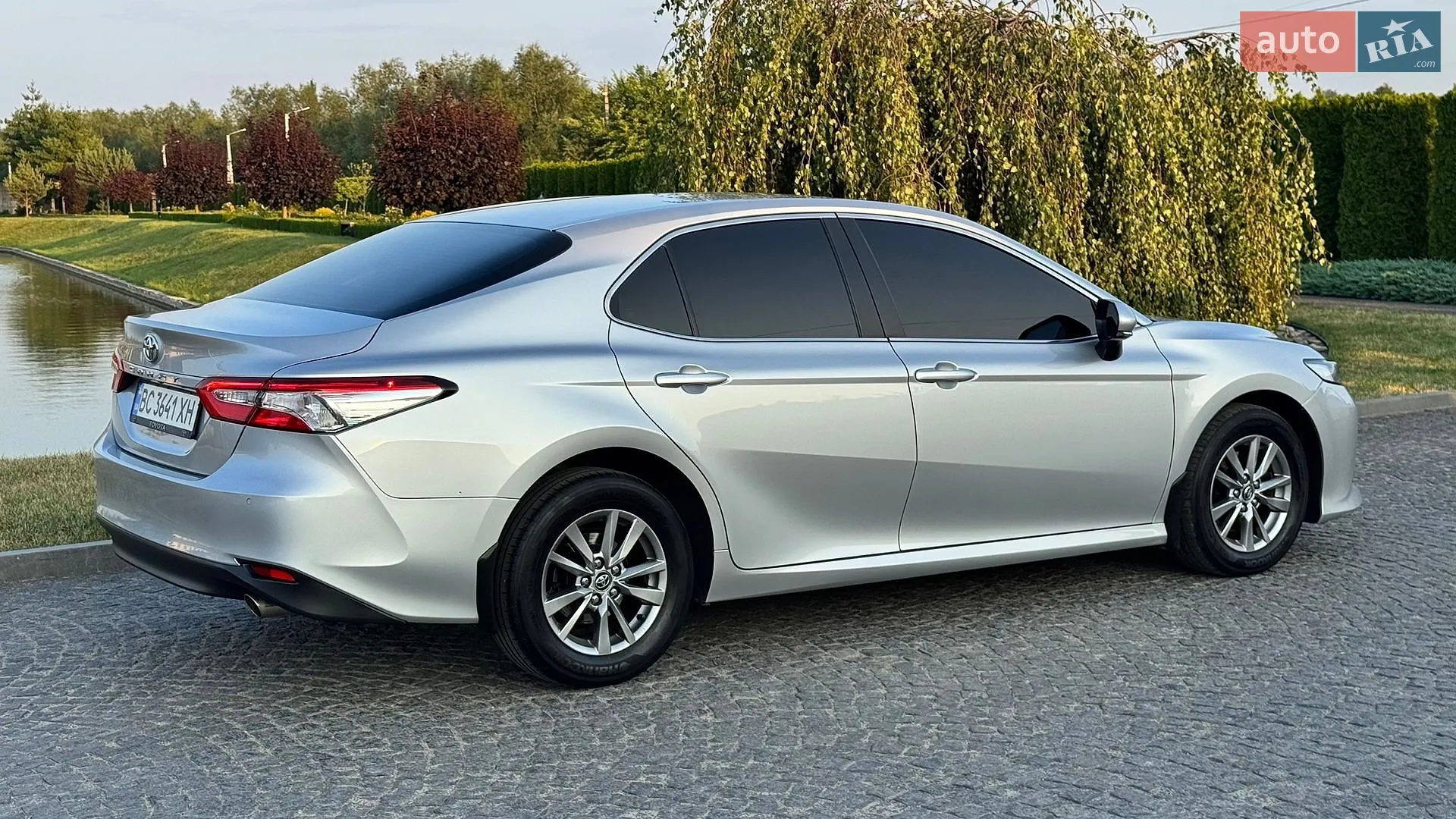 2018 Toyota Camry - мініатюра 11