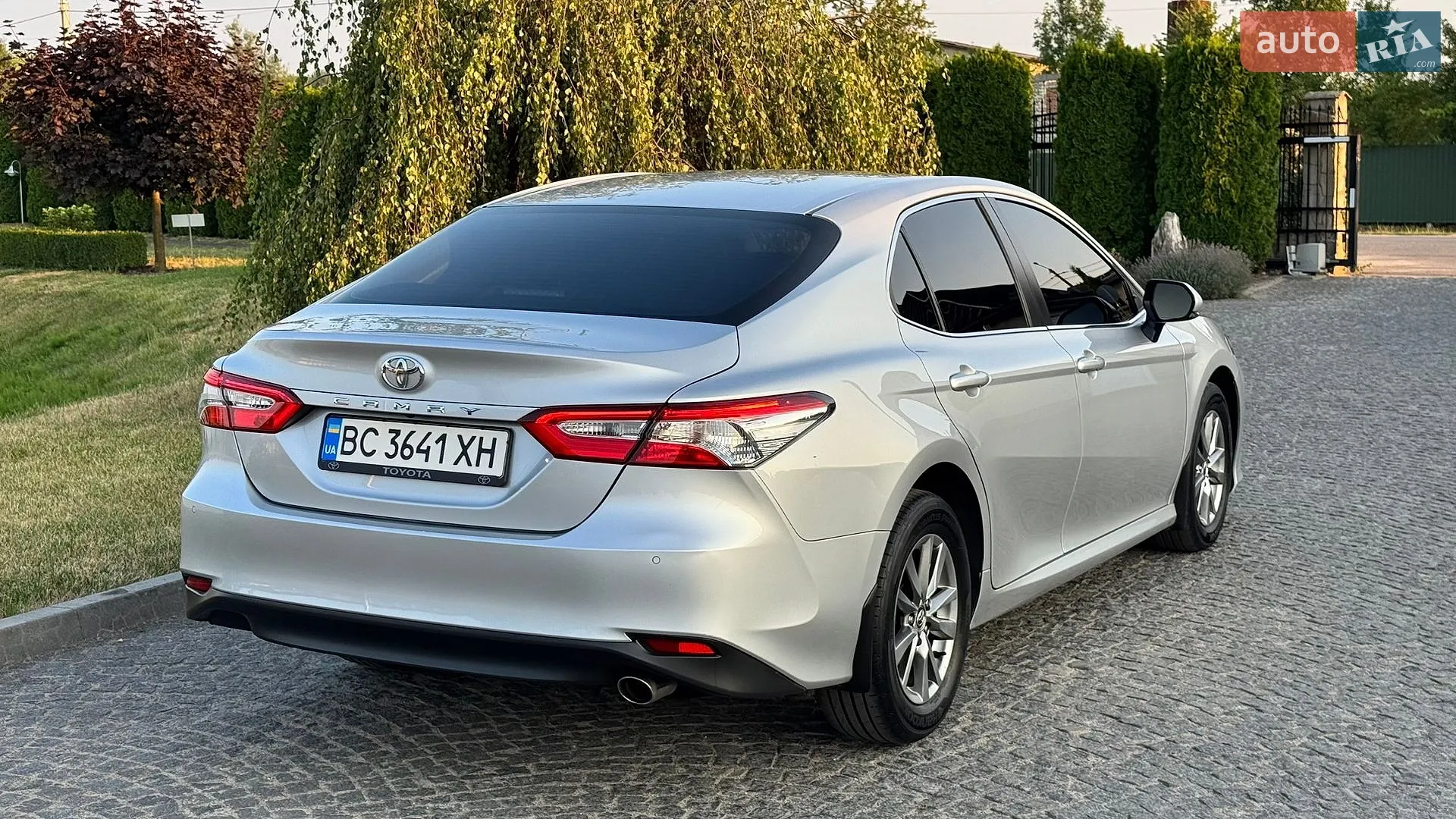 2018 Toyota Camry - мініатюра 10