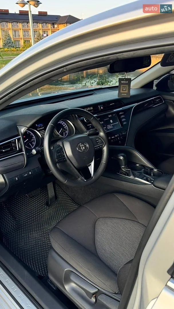 2018 Toyota Camry - мініатюра 17