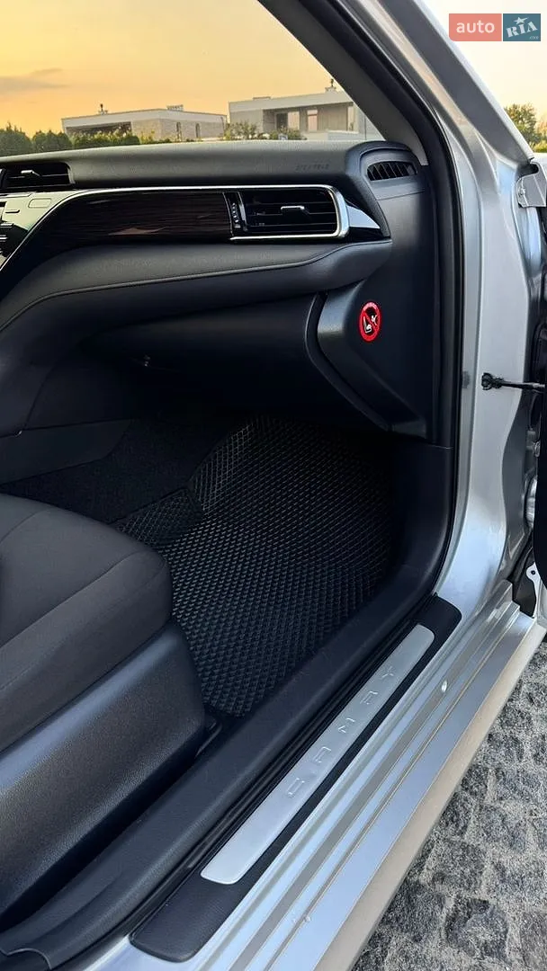 2018 Toyota Camry - мініатюра 19