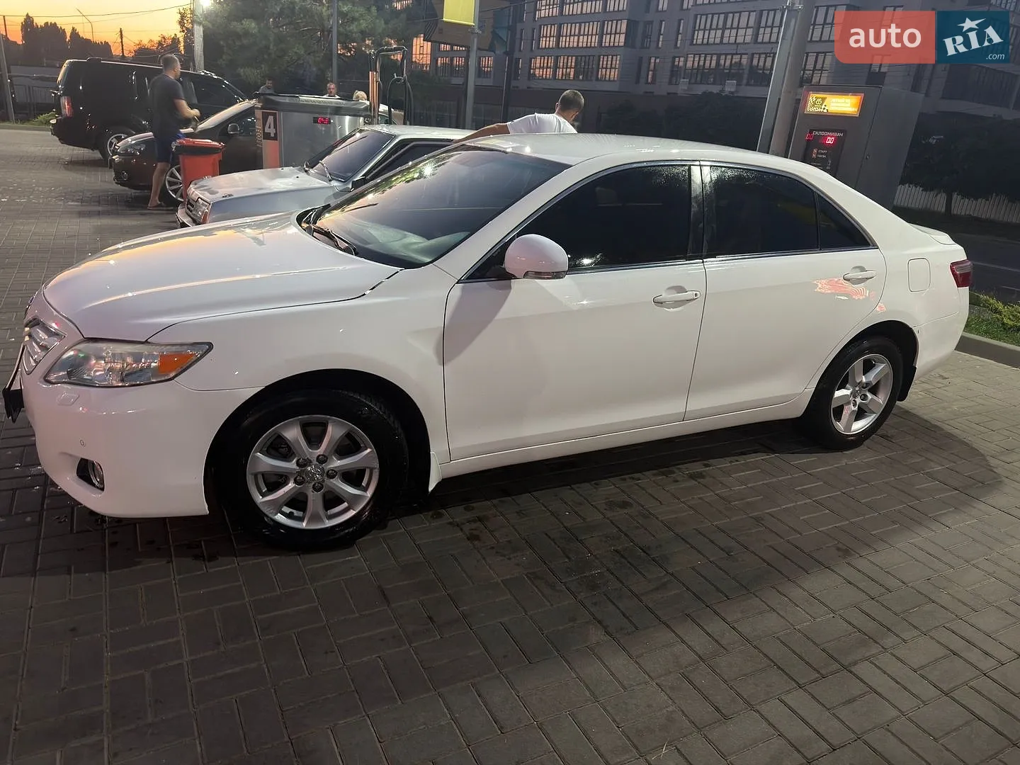 2010 Toyota Camry - мініатюра 2