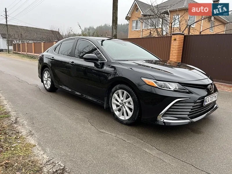 Toyota Camry 2021