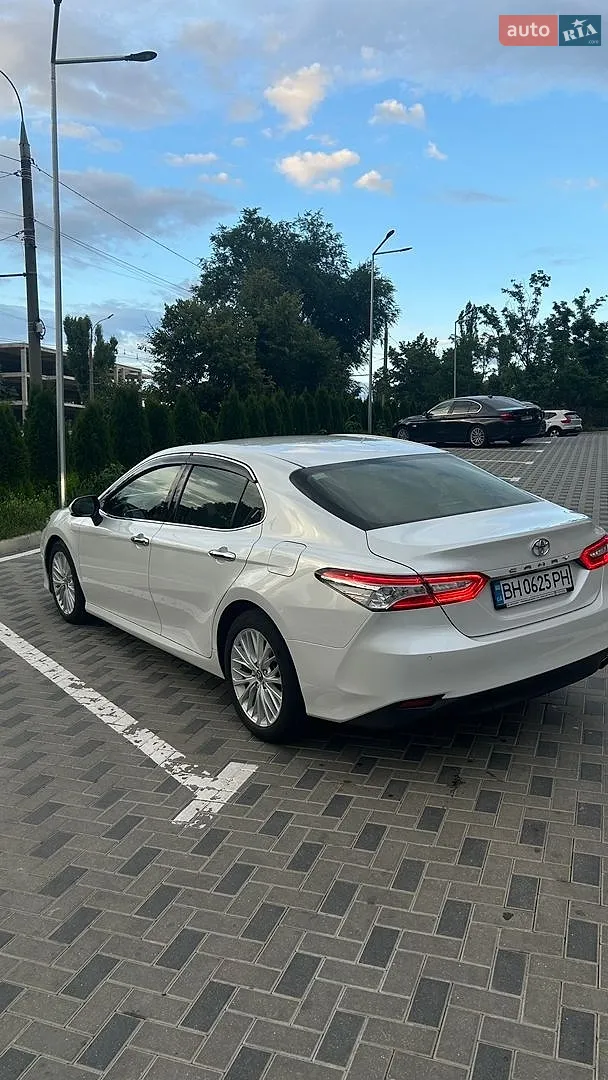 2017 Toyota Camry - мініатюра 2
