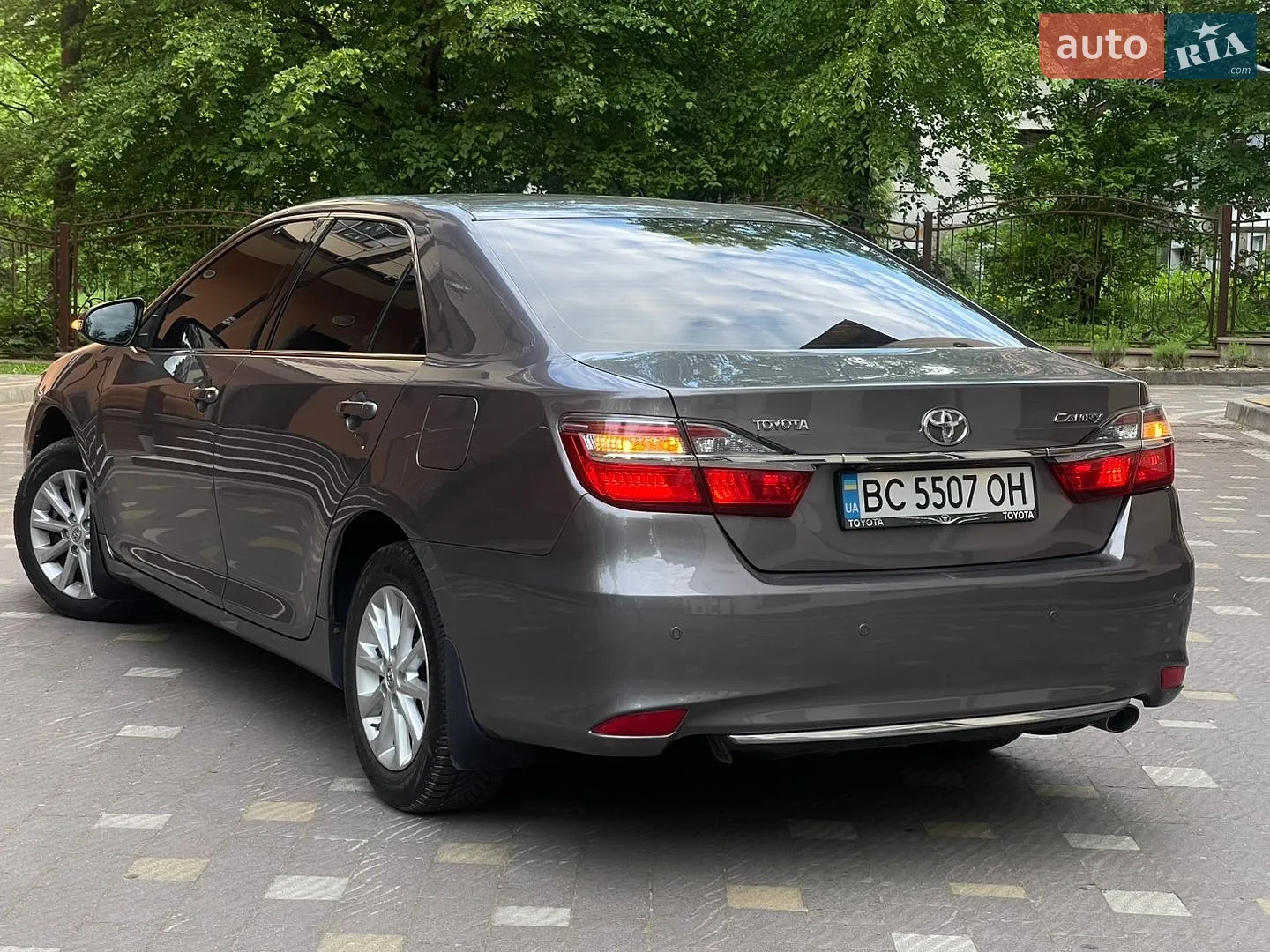 2016 Toyota Camry - мініатюра 18
