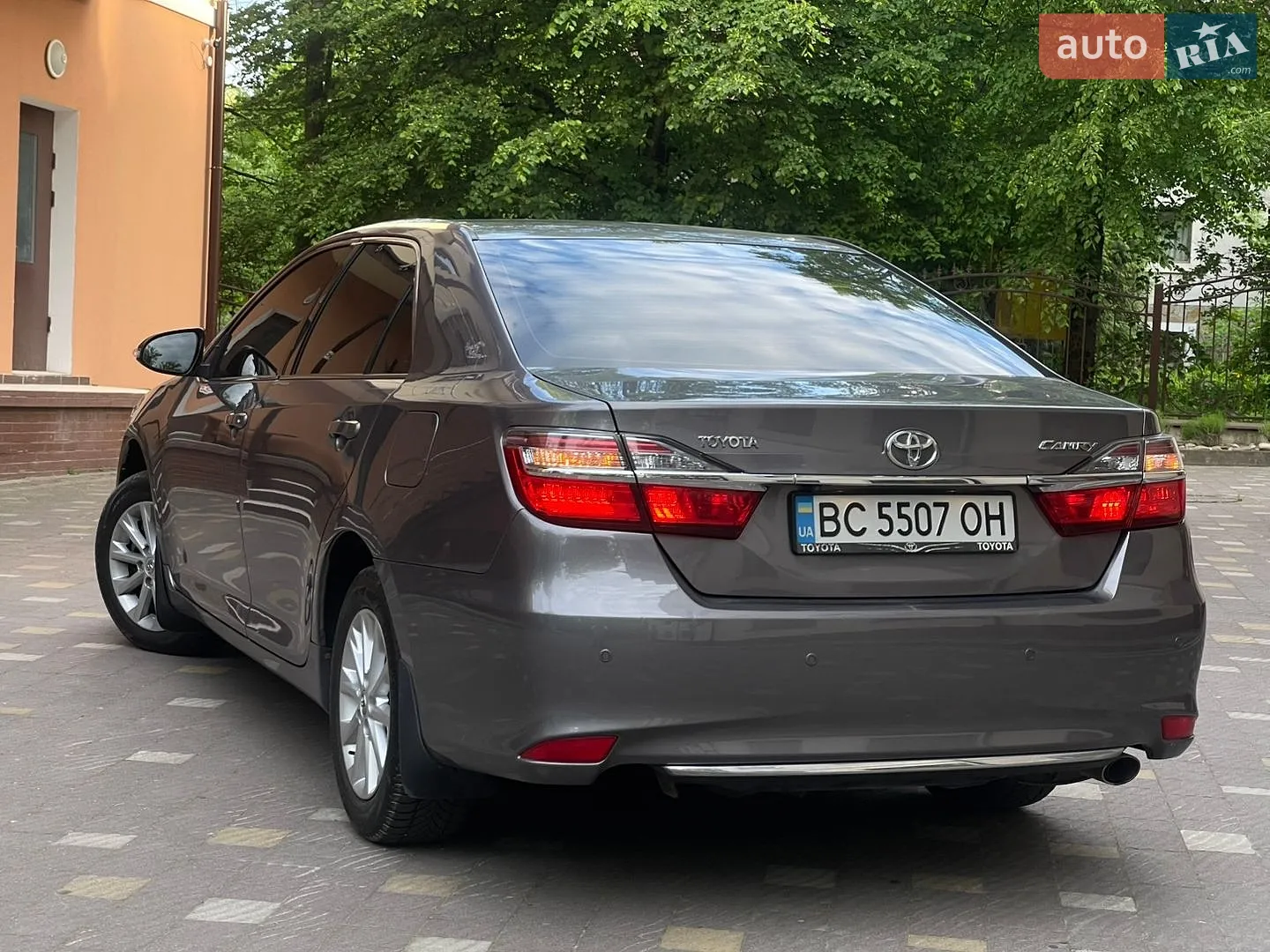 2016 Toyota Camry - мініатюра 19