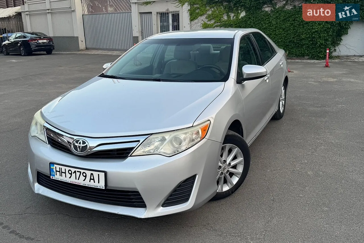 2013 Toyota Camry - мініатюра 28