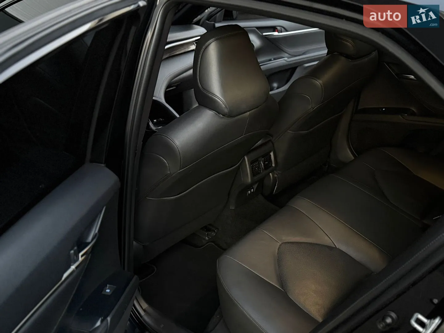 2018 Toyota Camry - мініатюра 18