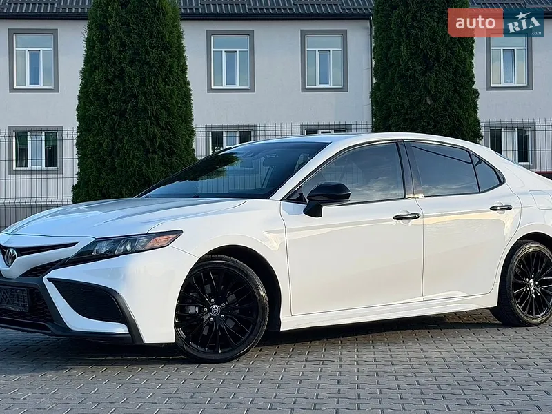Toyota Camry 2021